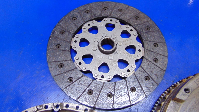 VOLANO USATO disco 8.5MM di pressione 2.2CDI MERCEDES SPRINTER A910 A907 18-25