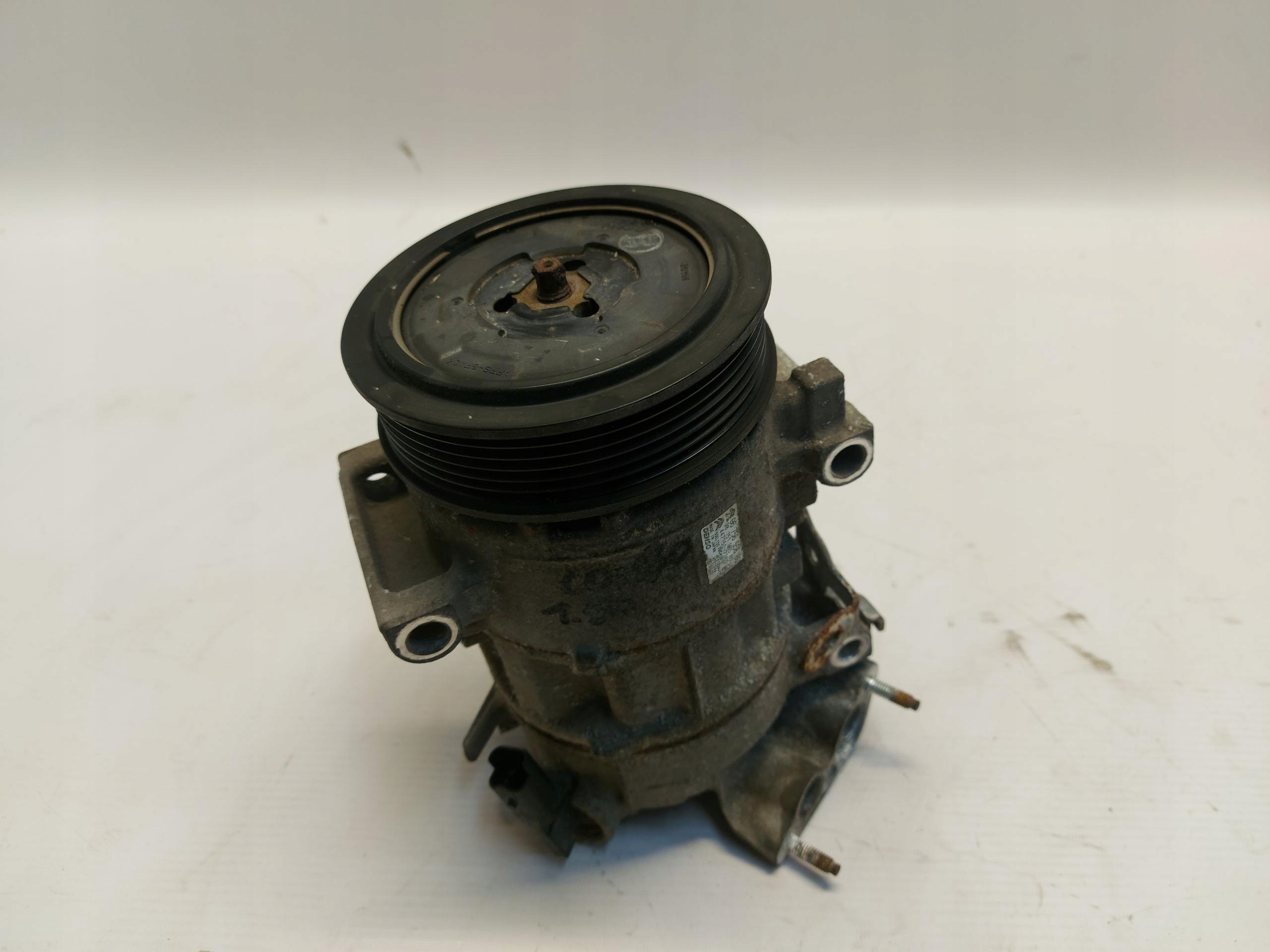 OPEL COMBO E IV 1.5 e-HDI compressor; compressor of the air conditioning 9875655880