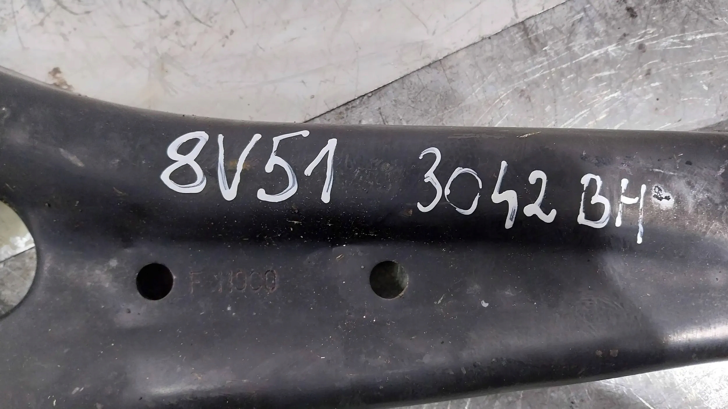 arm right front 8V51-3042-BH FORD FIESTA MK7 08