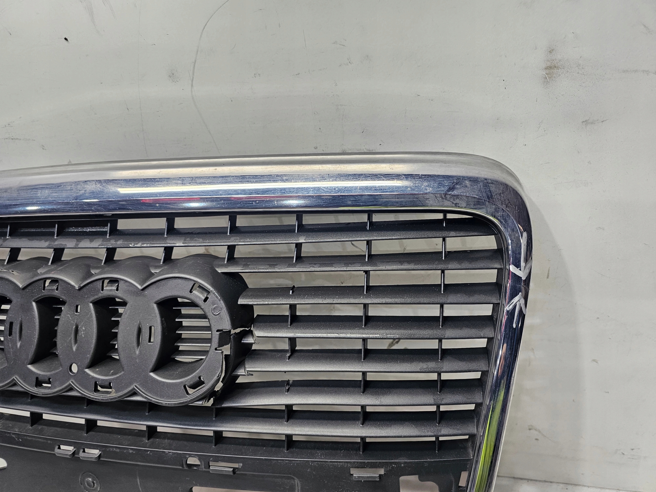 pillar console grille GRILLA AUDI A6 C6 4F0853651