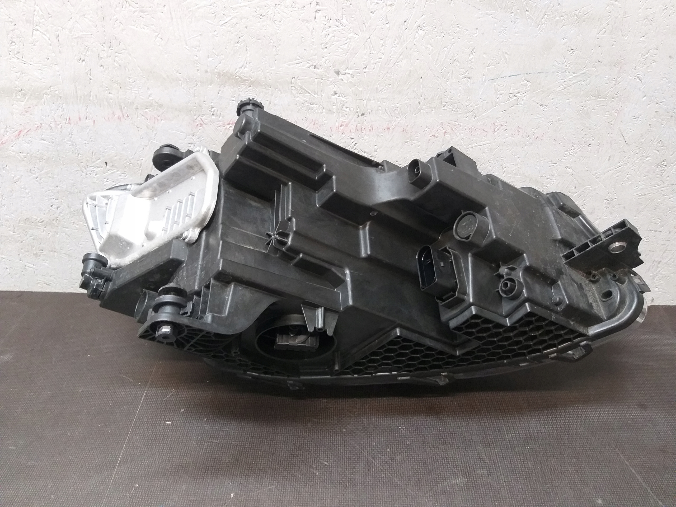 LIGHT FRONT LEFT VW CADDY FULL LED 21- 2K8941035A