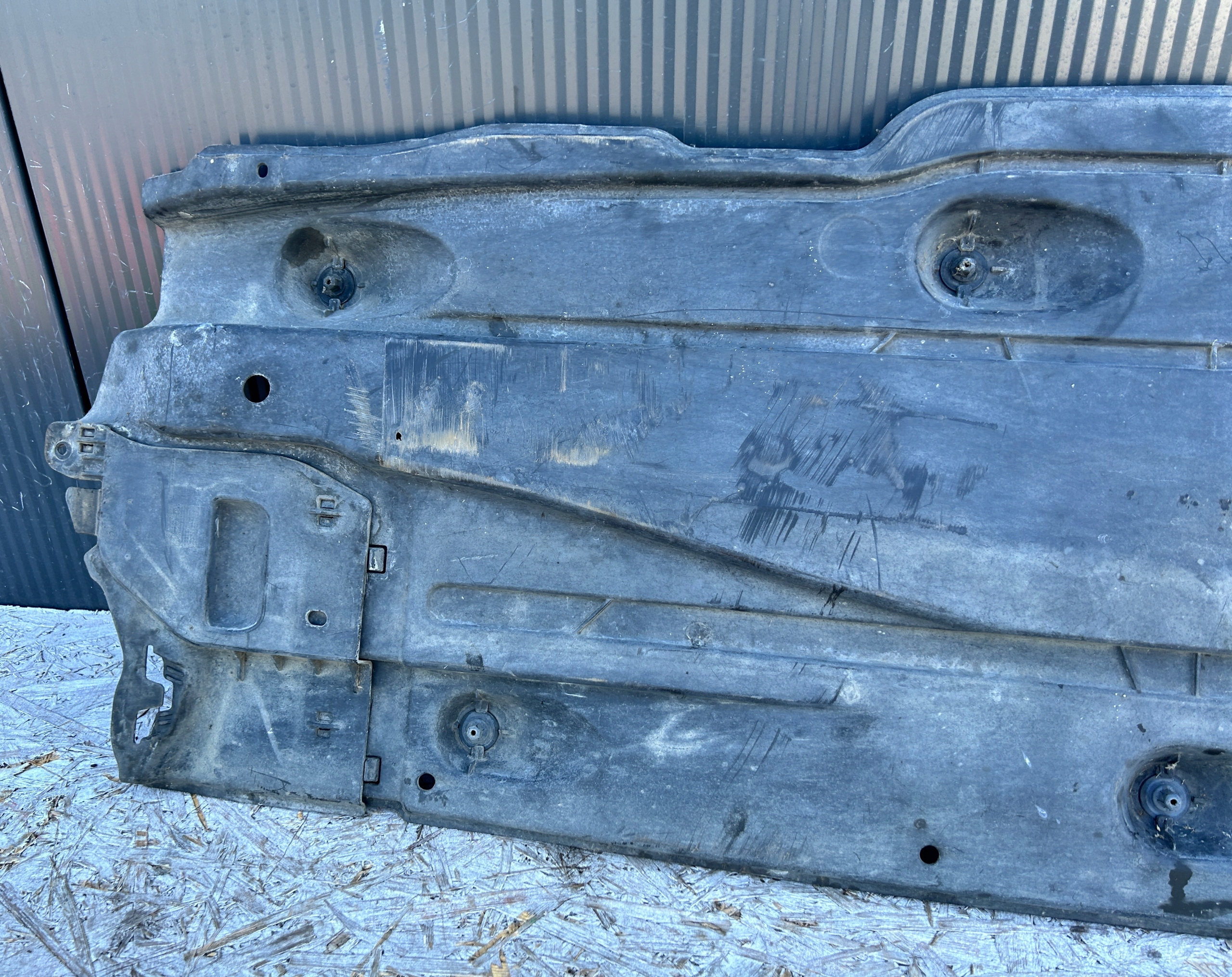cover chassis right VW GOLF VII KOMBI 12- 5Q0825272A
