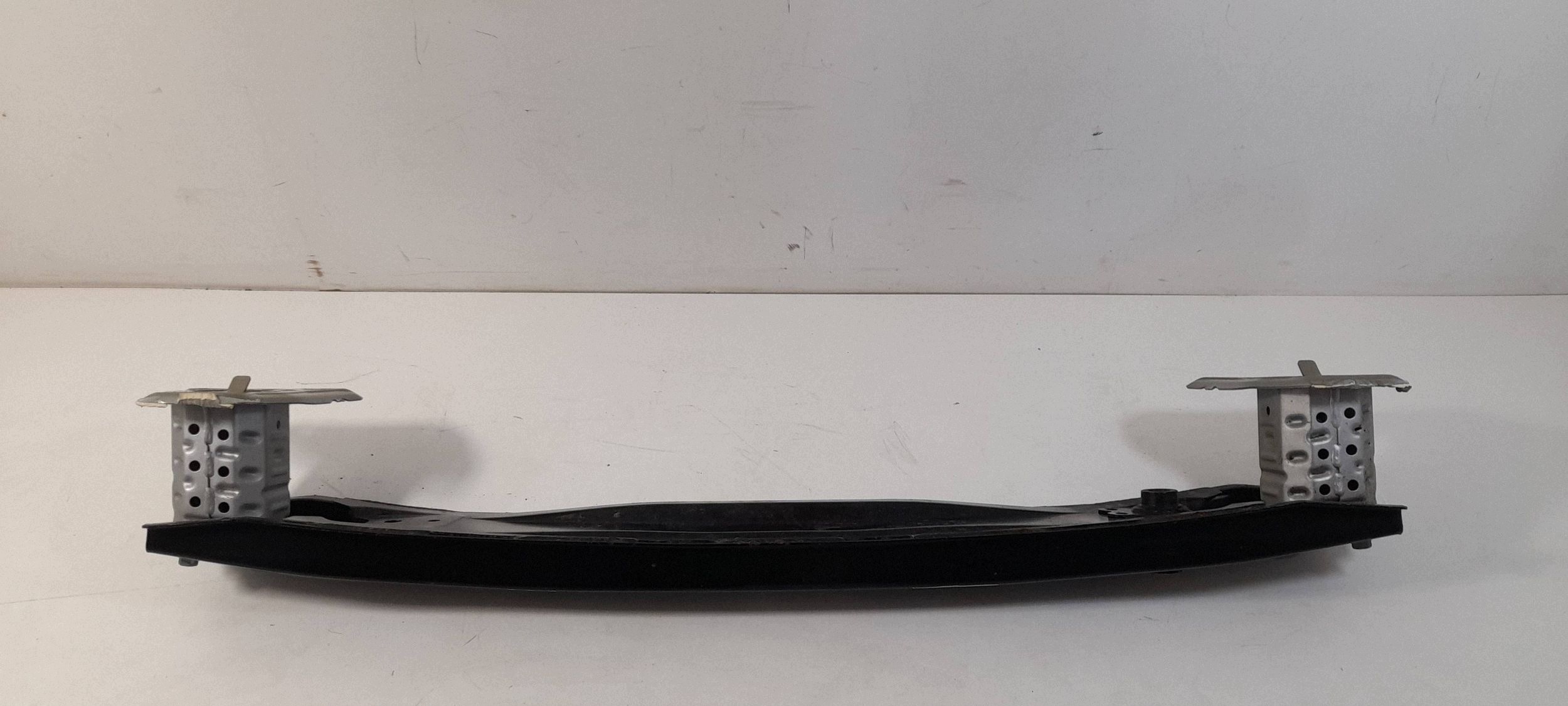 Toyota Corolla E21 Kombi TRAVERSA paraurti posteriore (BL56)