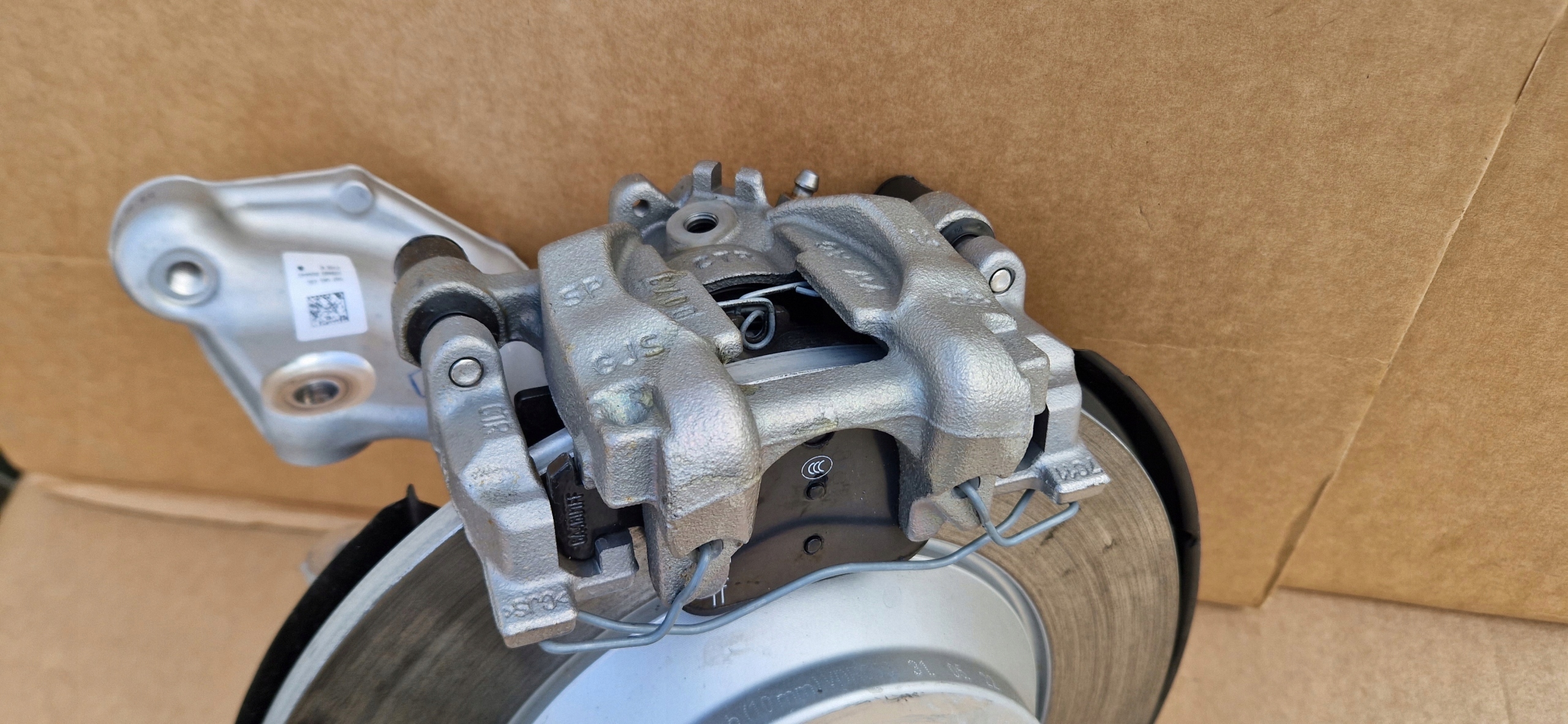 swing caliper disc 5QF505435 new 2.0 TSI rear part