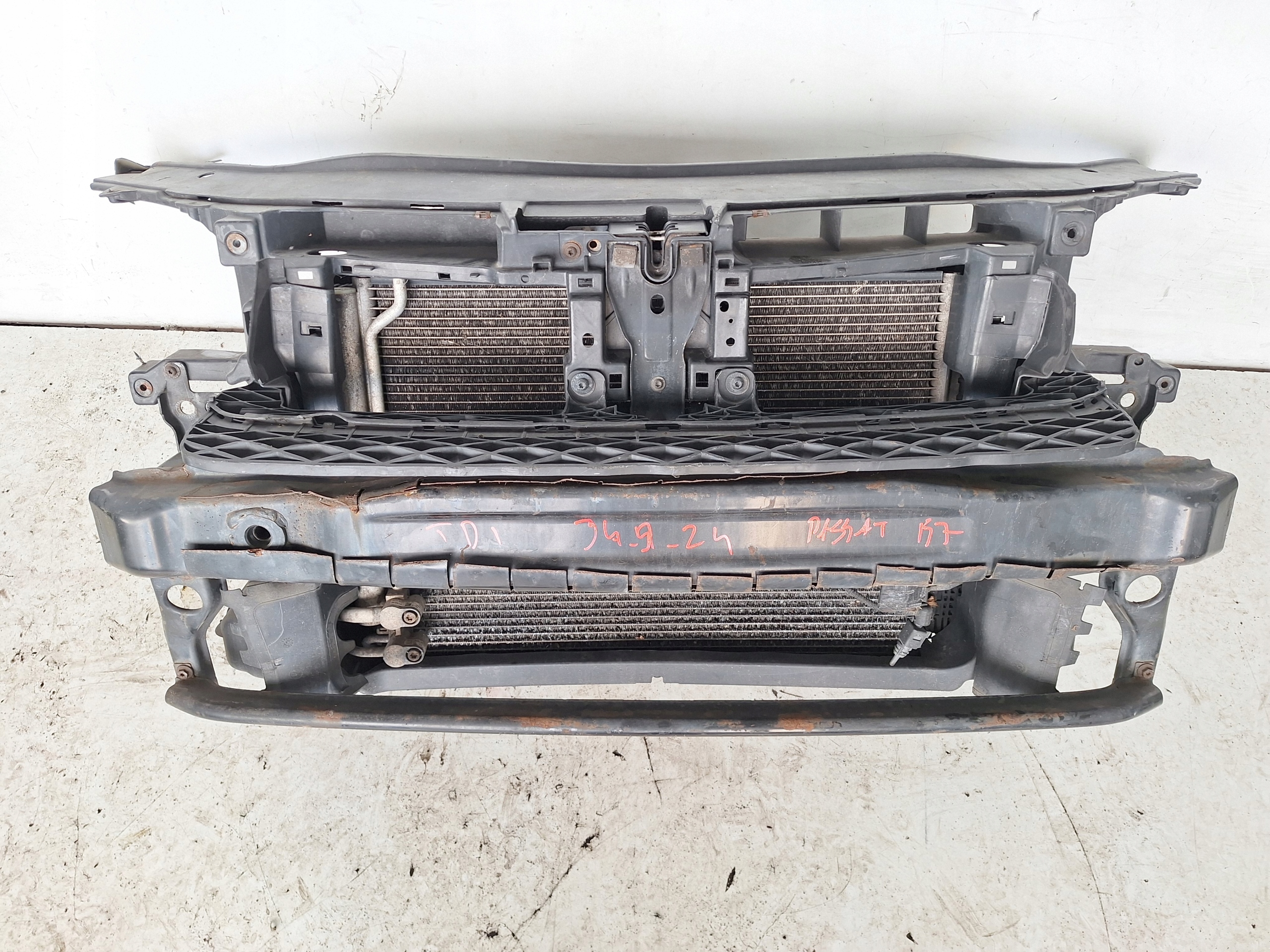 VOLKSWAGEN PASSAT B7 10-14 support panel for radiators 1.6/2.0 TDI