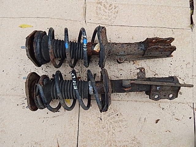 AMORTYZATOR PRZEDNI TOYOTA COROLLA E12 01-07