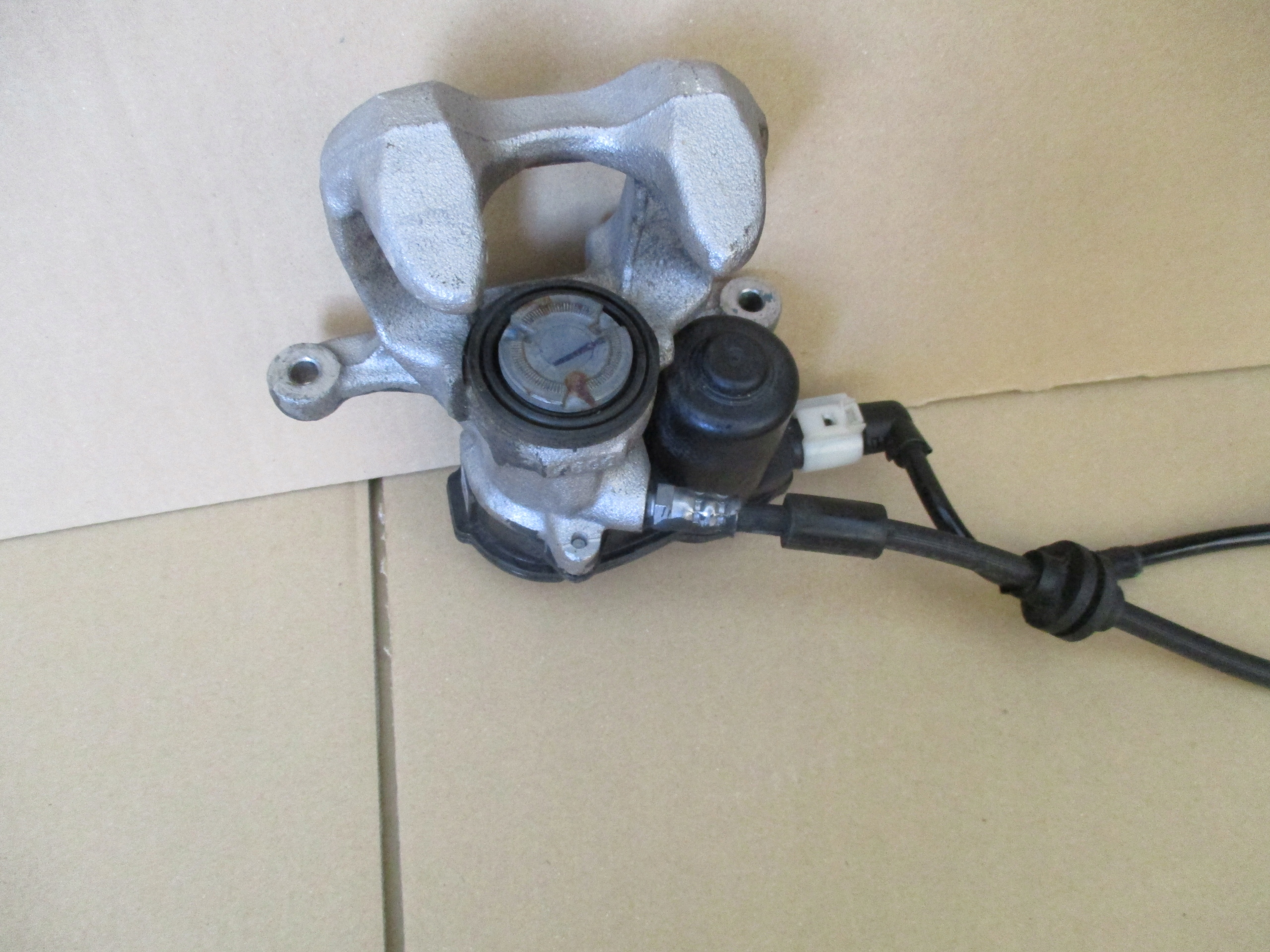 caliper left rear part Jeep Compass II 2 17r