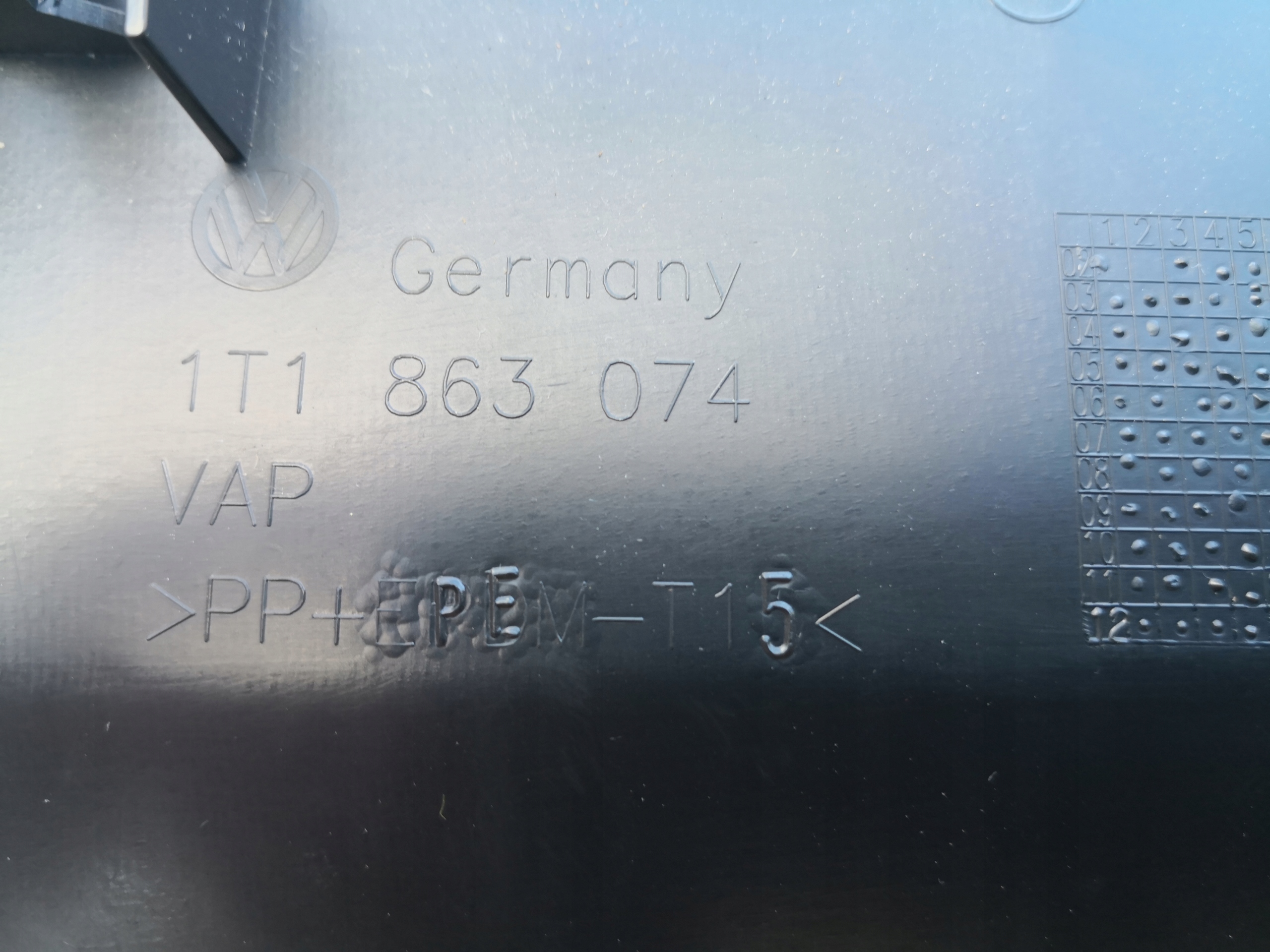 Blende Abdeckung TUNELU rechts VW CADDY III 1T1863074