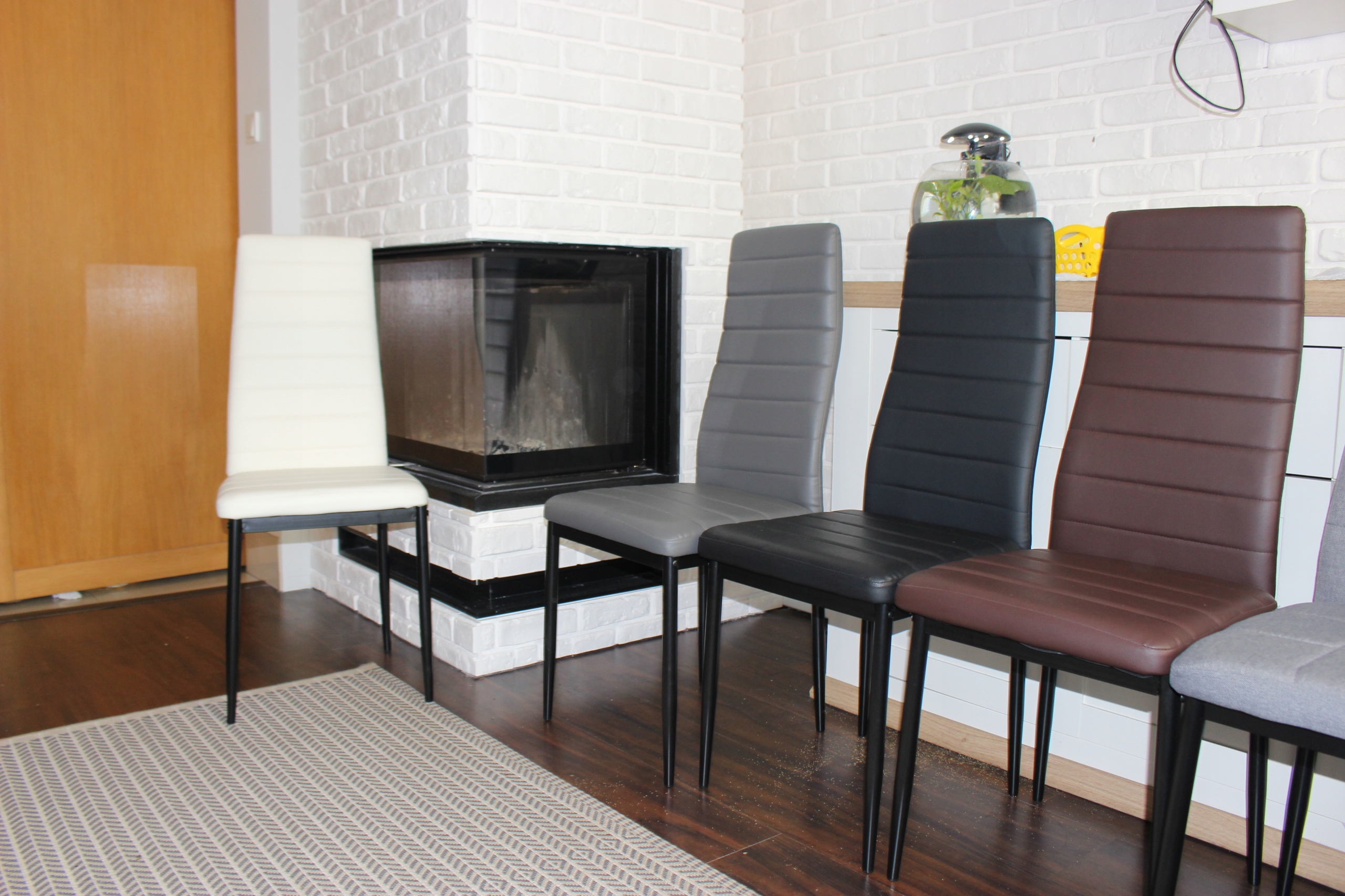 Krzesło Mebelki24, zestaw krzeseł do jadalni, ekoskóra, metalowe nogi Szerokość mebla 41 cm