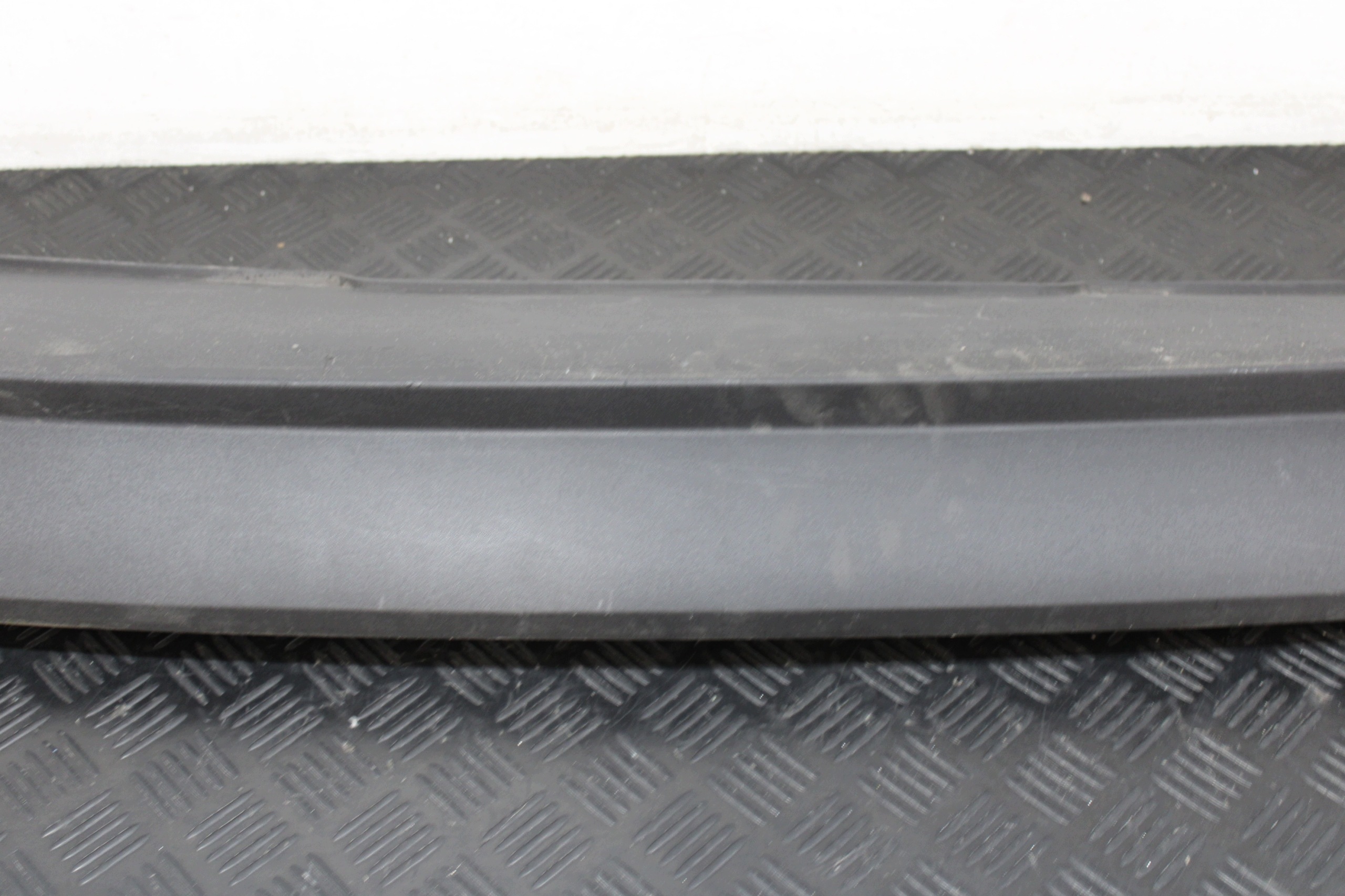 diffuseur pare choc arrière 8W0807521 AUDI A4 B9 8W0 8W9