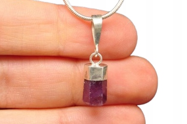 * Rubín Fenoménní Přírodní Minerál Okouzlující Přívěsek Č. 2 *