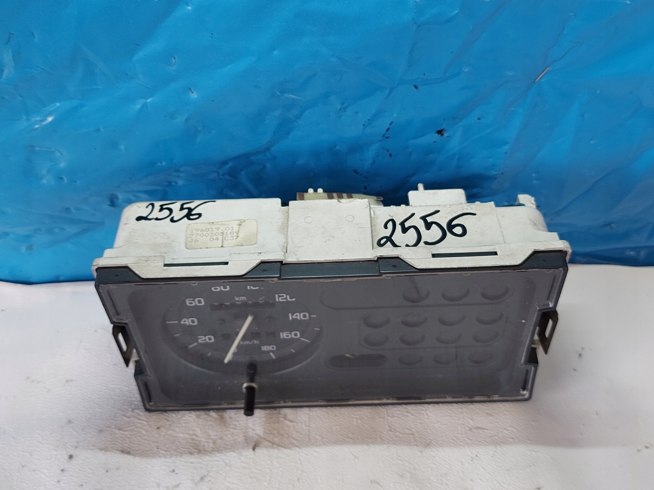dials clock RENAULT RAPID 1.9 D 19681901