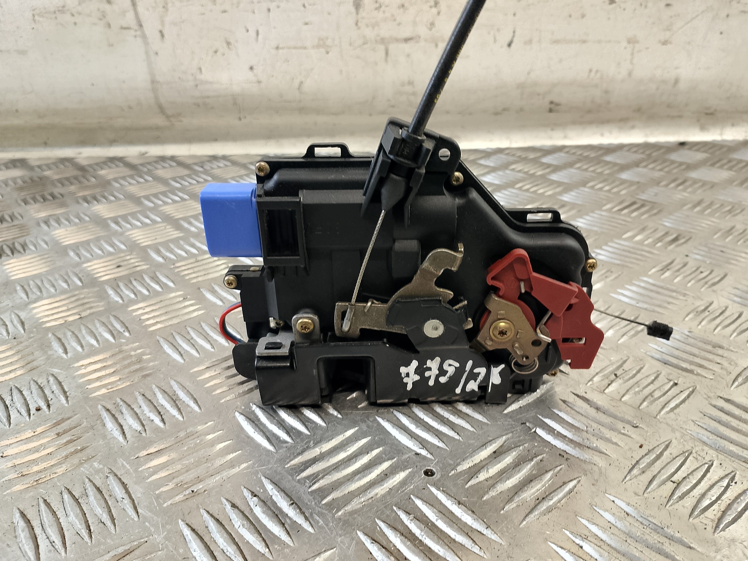 lock door front right right front VW GOLF V 5