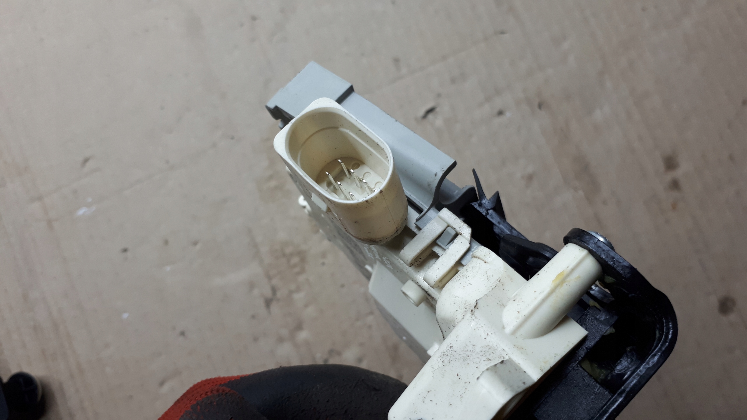 A4 B9 8W lock door right rear part 8 PIN A5 8W Q5