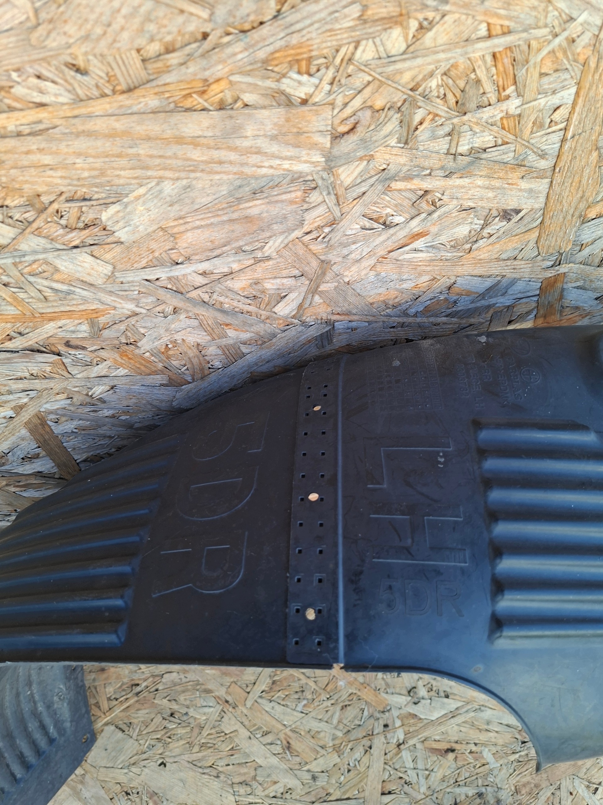 mudguard rear part rear. left HYUNDAI I20 II 2303782