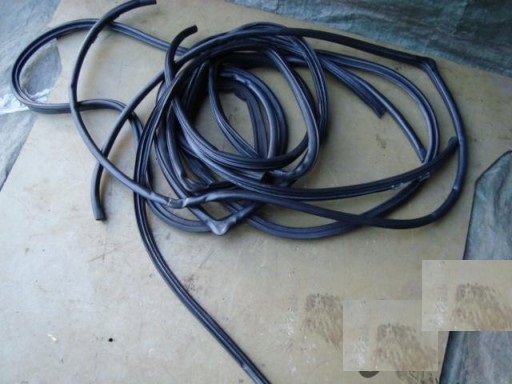 TOYOTA COROLLA VERSO II 04- USZCZELKA WOKÓŁ KLAPY TYŁ