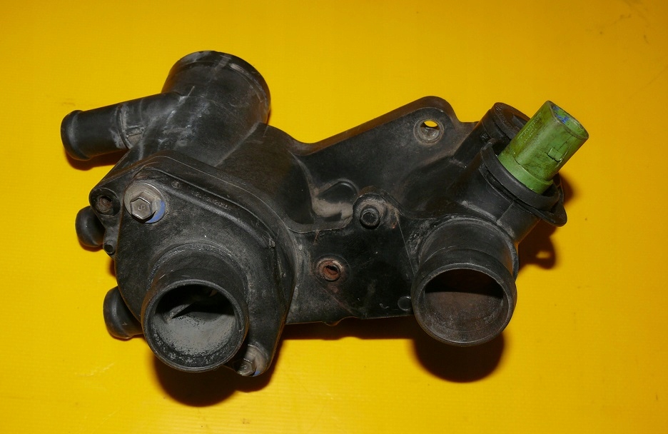 Boîtier thermostat Bride d’eau VW GOLF IV 1.6 16V