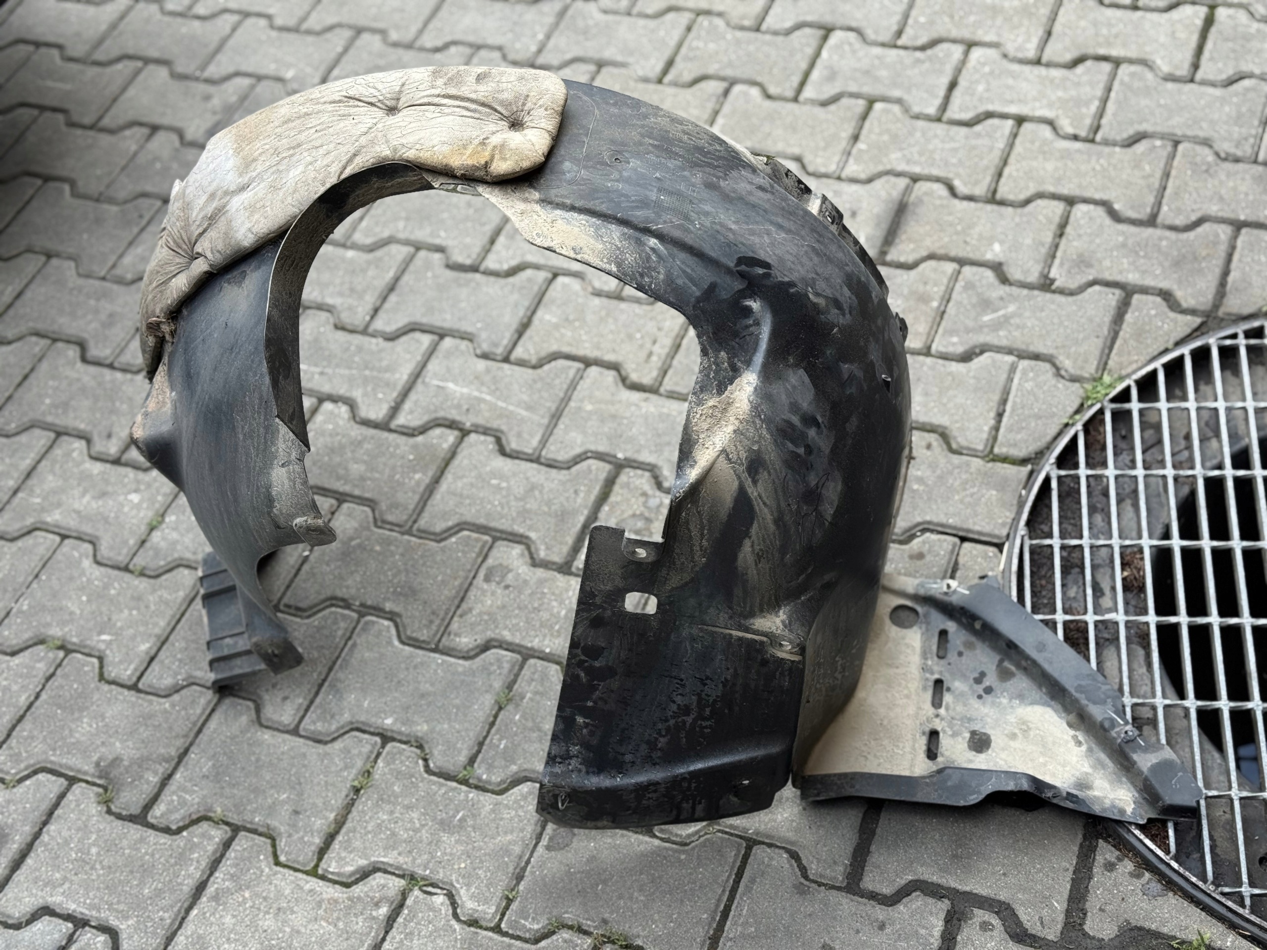 OPEL MOKKA and mudguard left front front 95422560