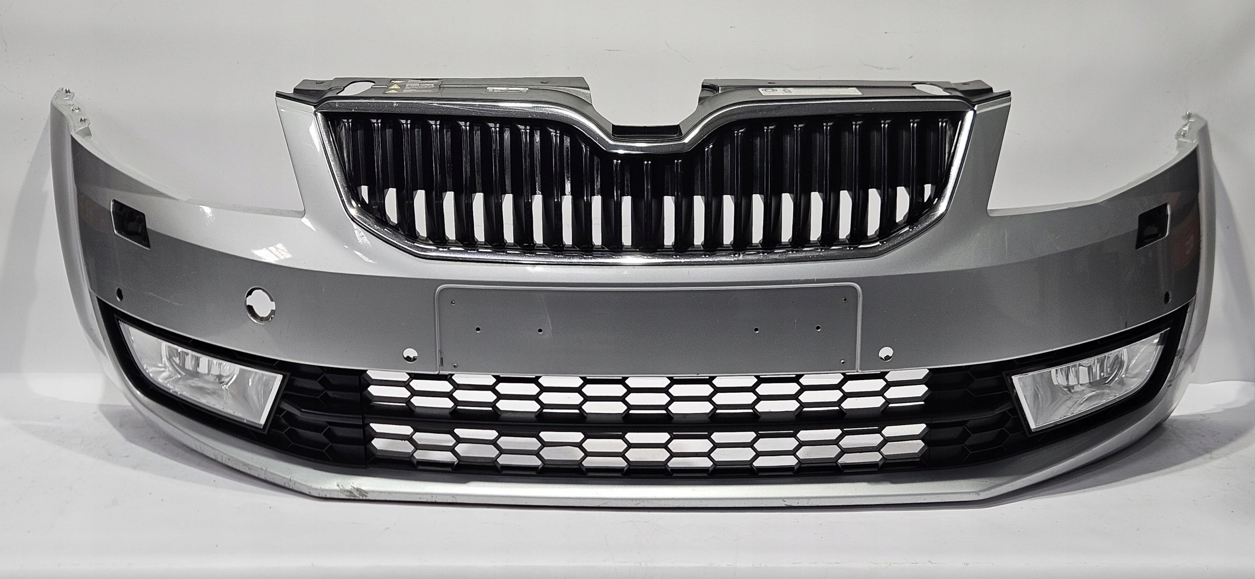 front bumper grille SKODA OCTAVIA III 12- PDC washers original 5E0807221