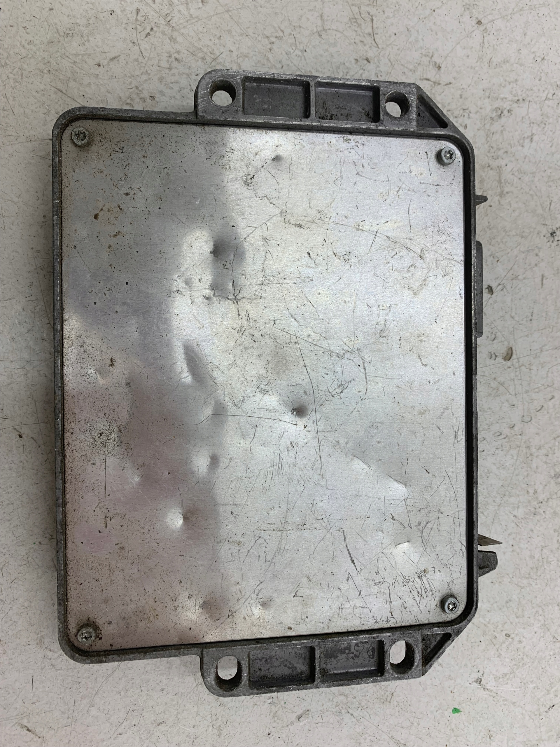 RENAULT CLIO II 1.2 unité de commande électronique uce moteur 7700115160