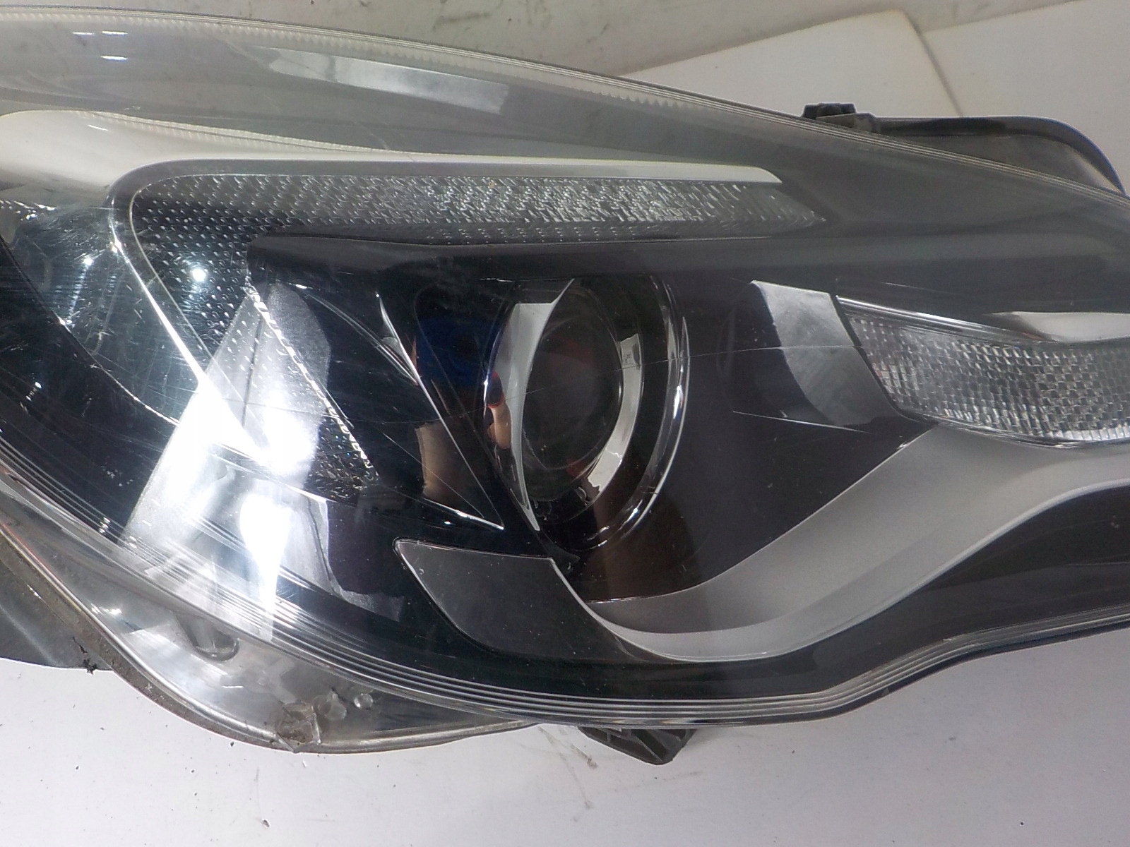 OPEL INSIGNIA A LIFT light right front front UK