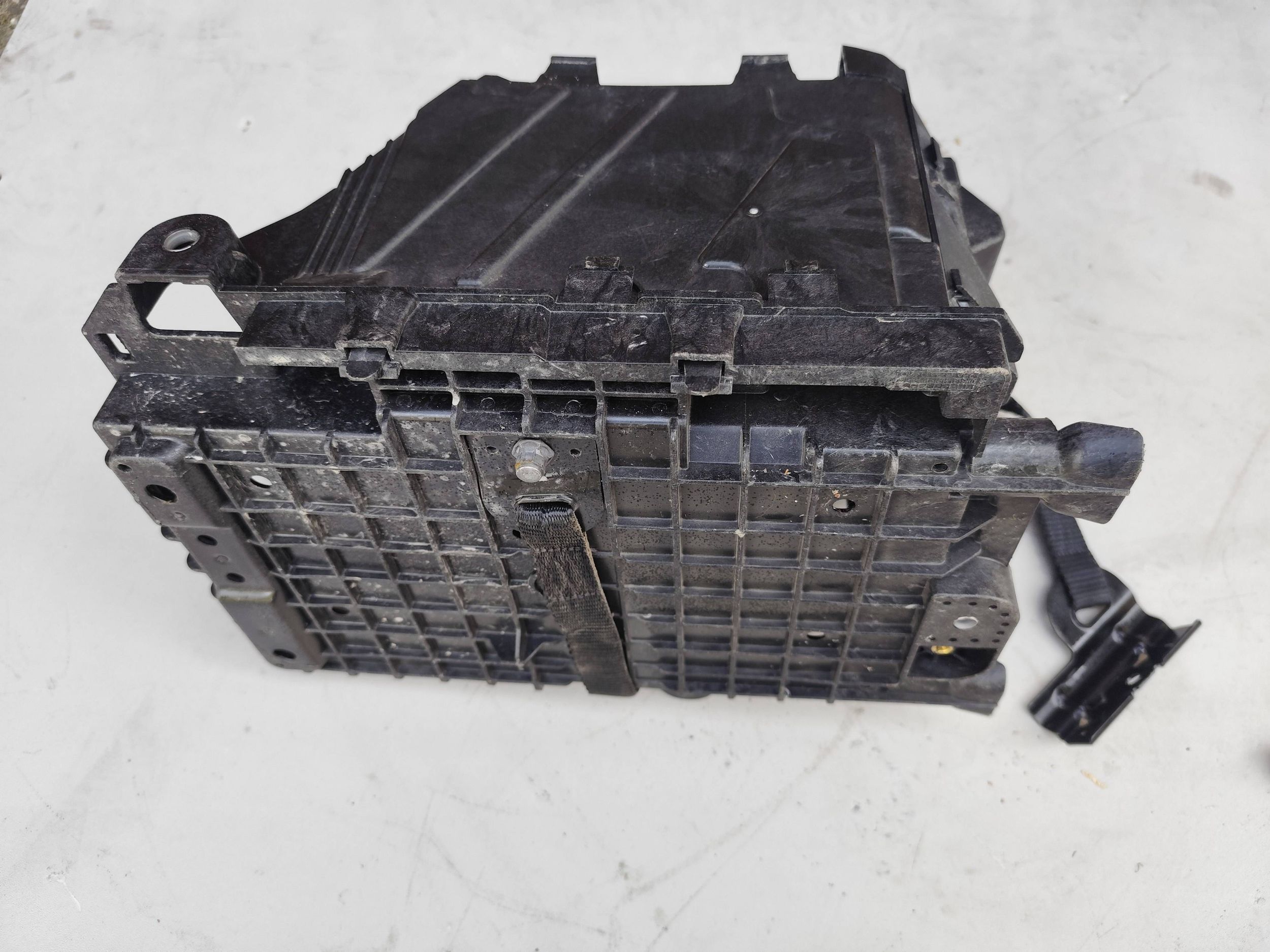MERCEDES GLB 247 držiak Obal akumulátora A2475459300