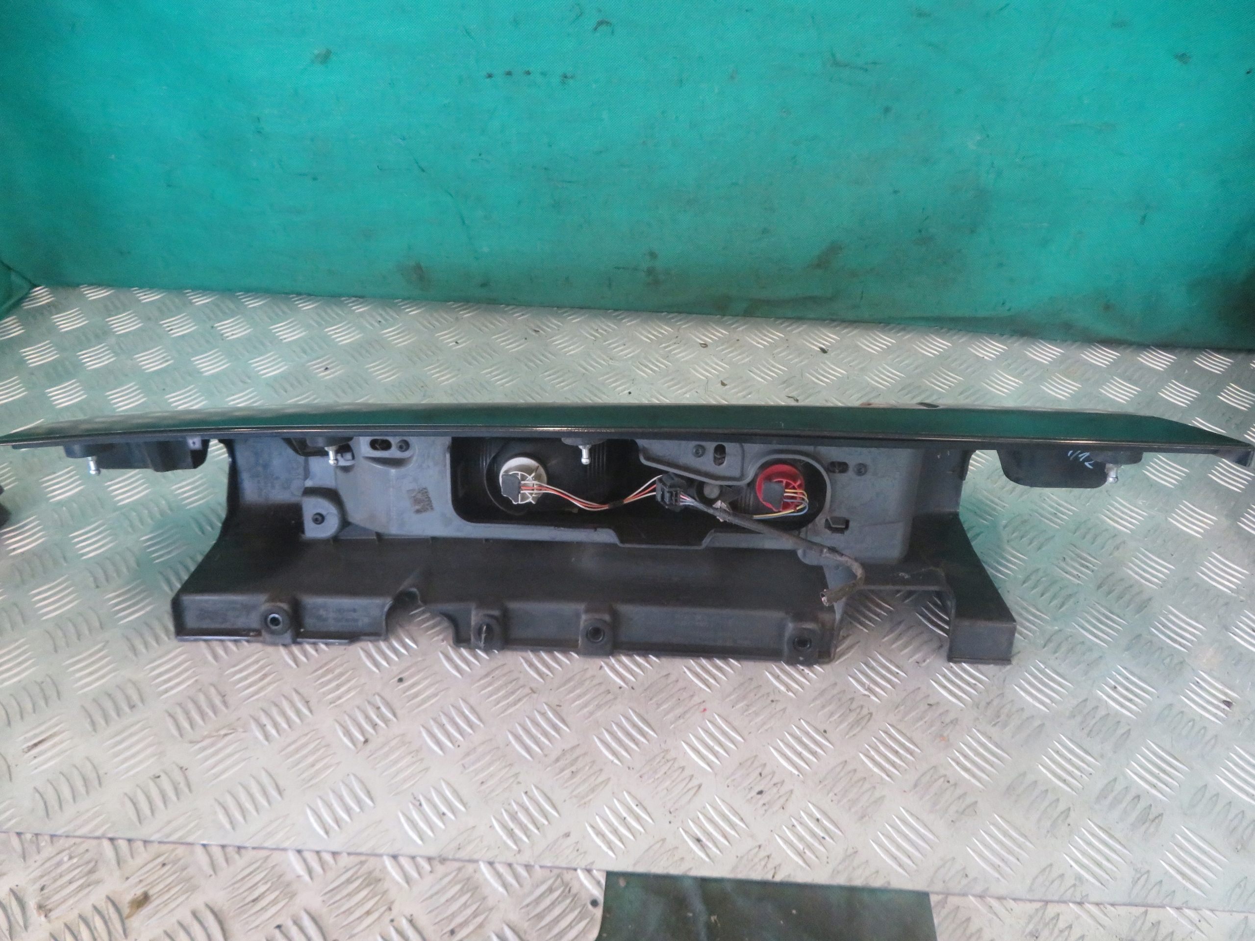 light left rear part OPEL VIVARO RENAULT TRAFIC 20R 265A64439R