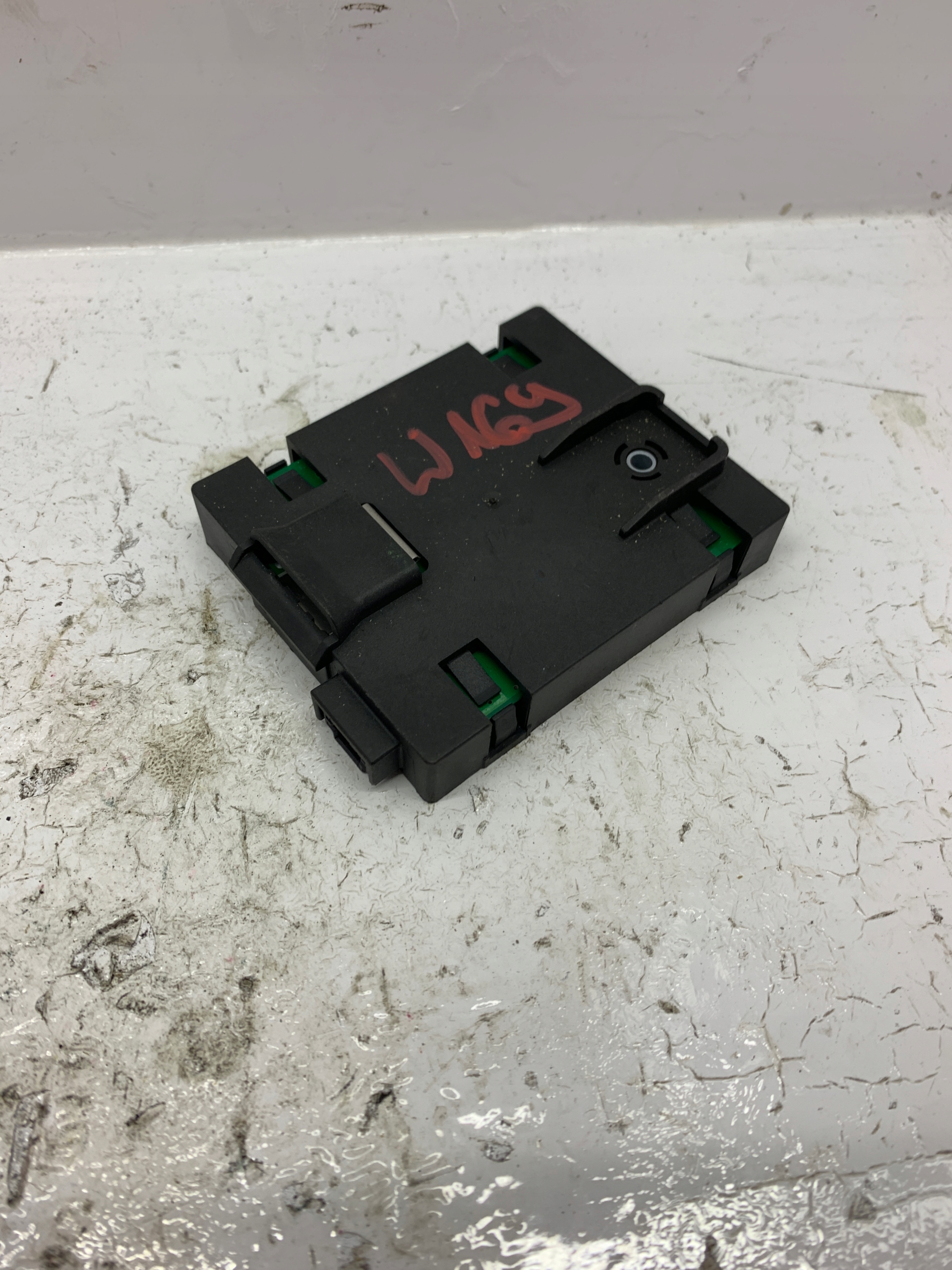 antenna amplifier A1698200475 MERCEDES
