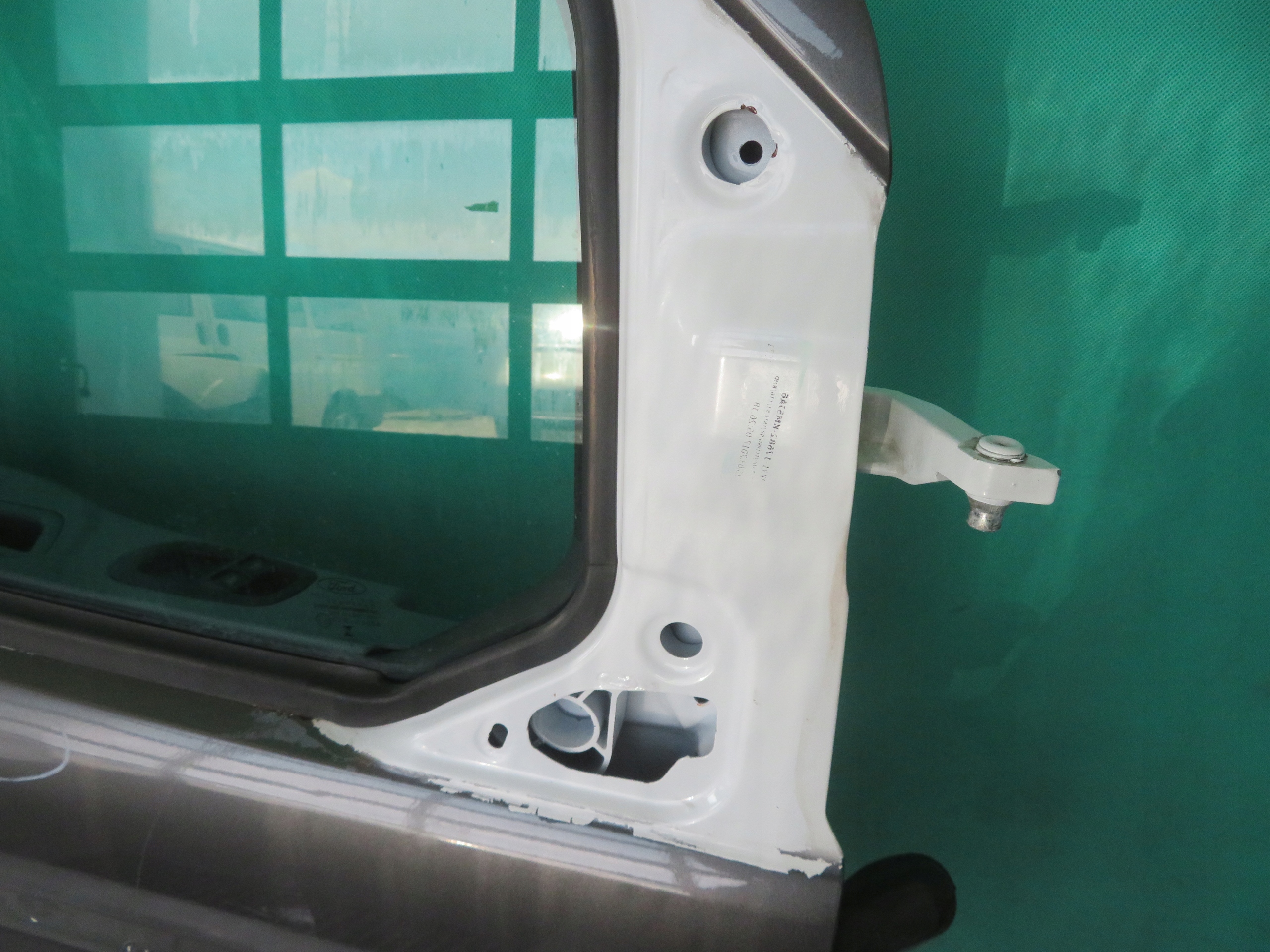 dveře pravý předek FORD TRANSIT MK8 17R