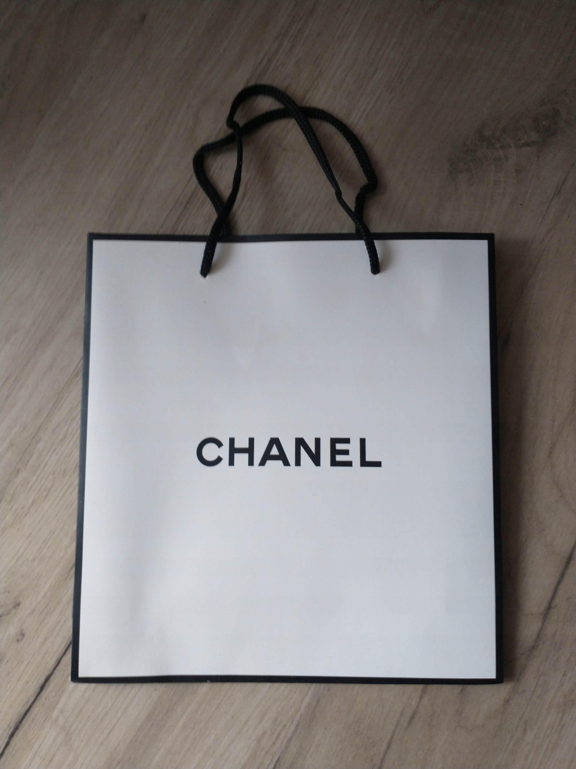 Torebka papierowa Chanel 21 x 23 cm