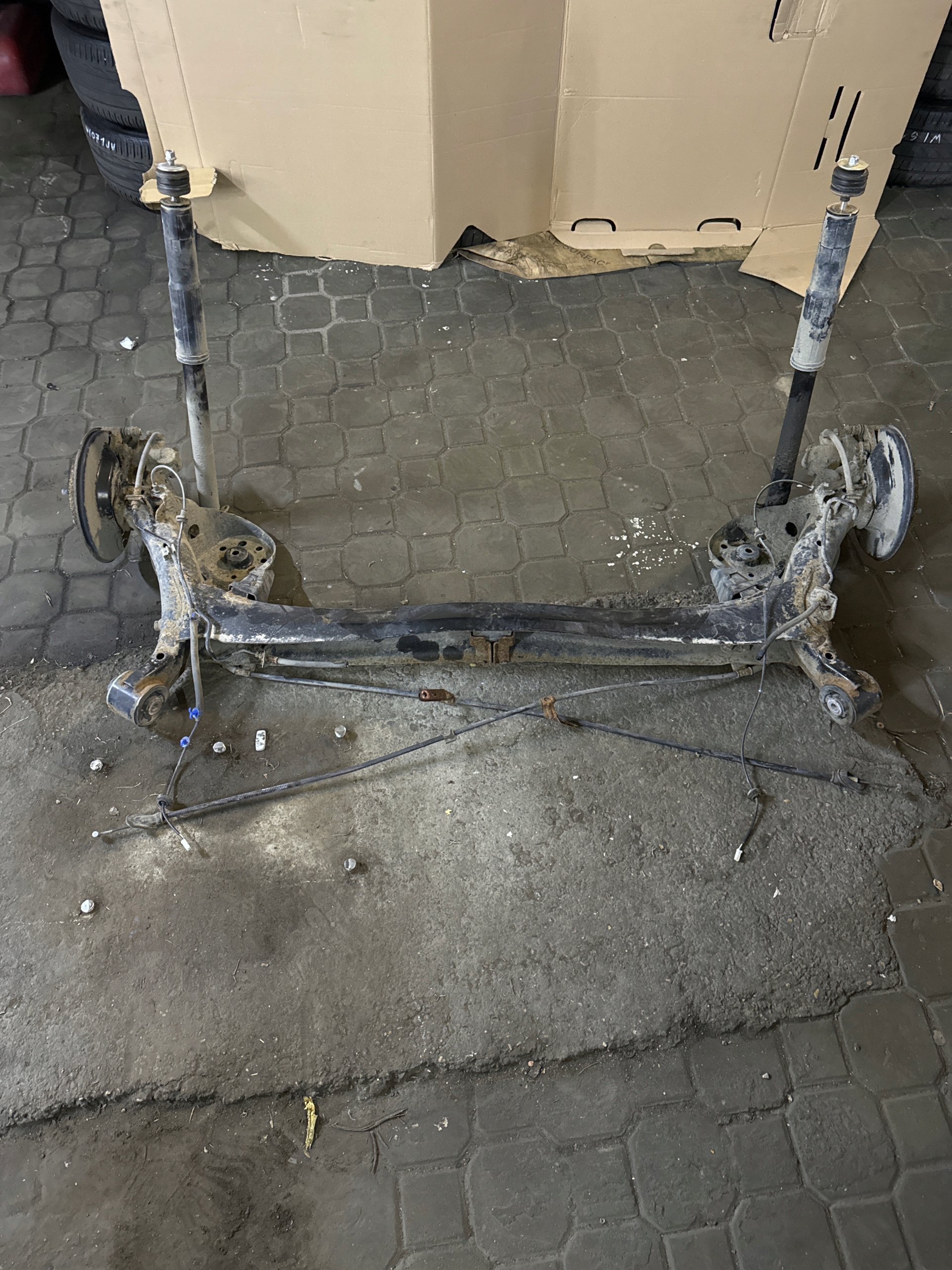 OŚ BELKA ZAWIESZENIE TYŁ HONDA JAZZ III 08-15