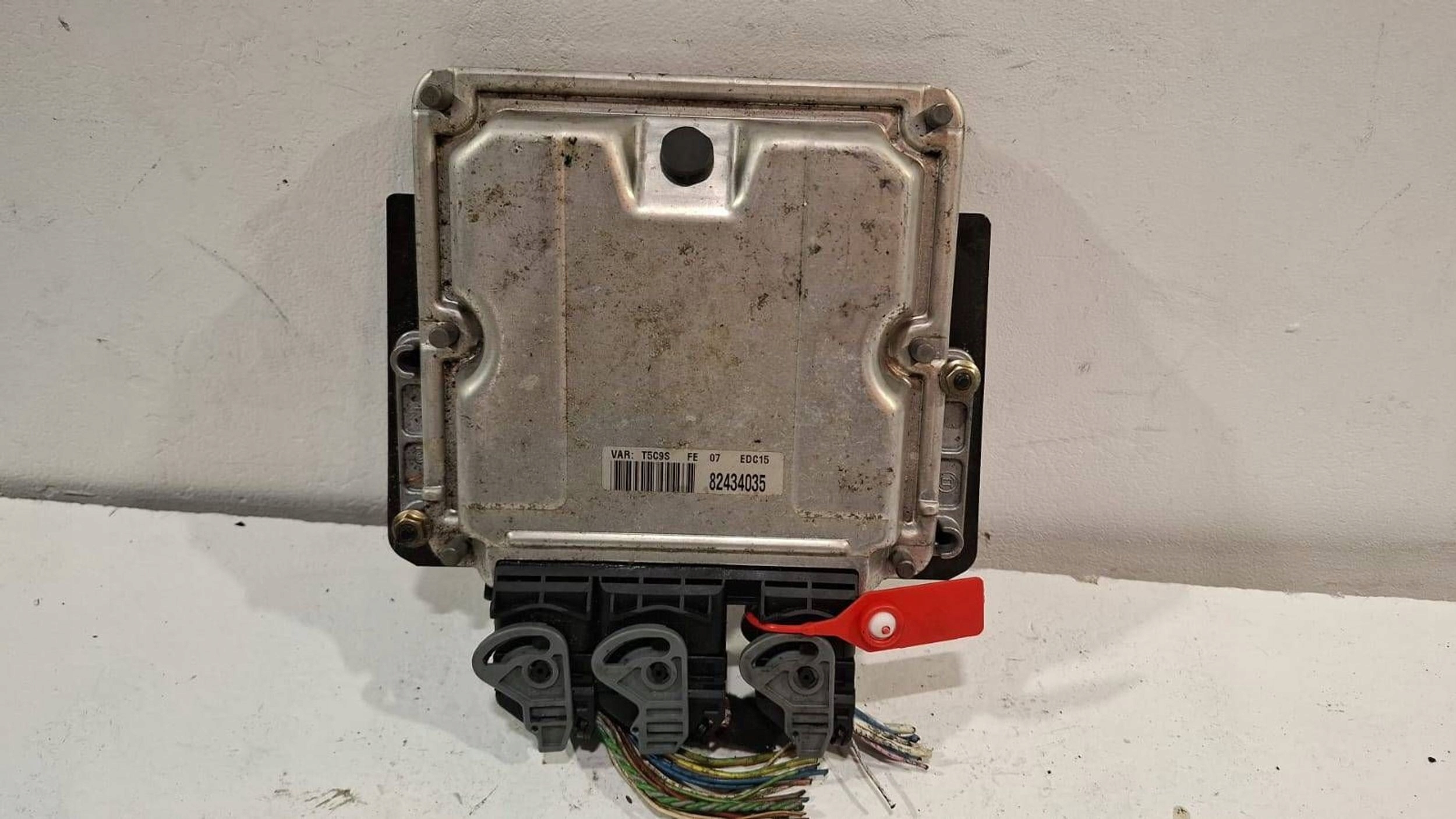 control unit of the engine computer 0281010779 Peugeot Citroen 2.0 8V HDI
