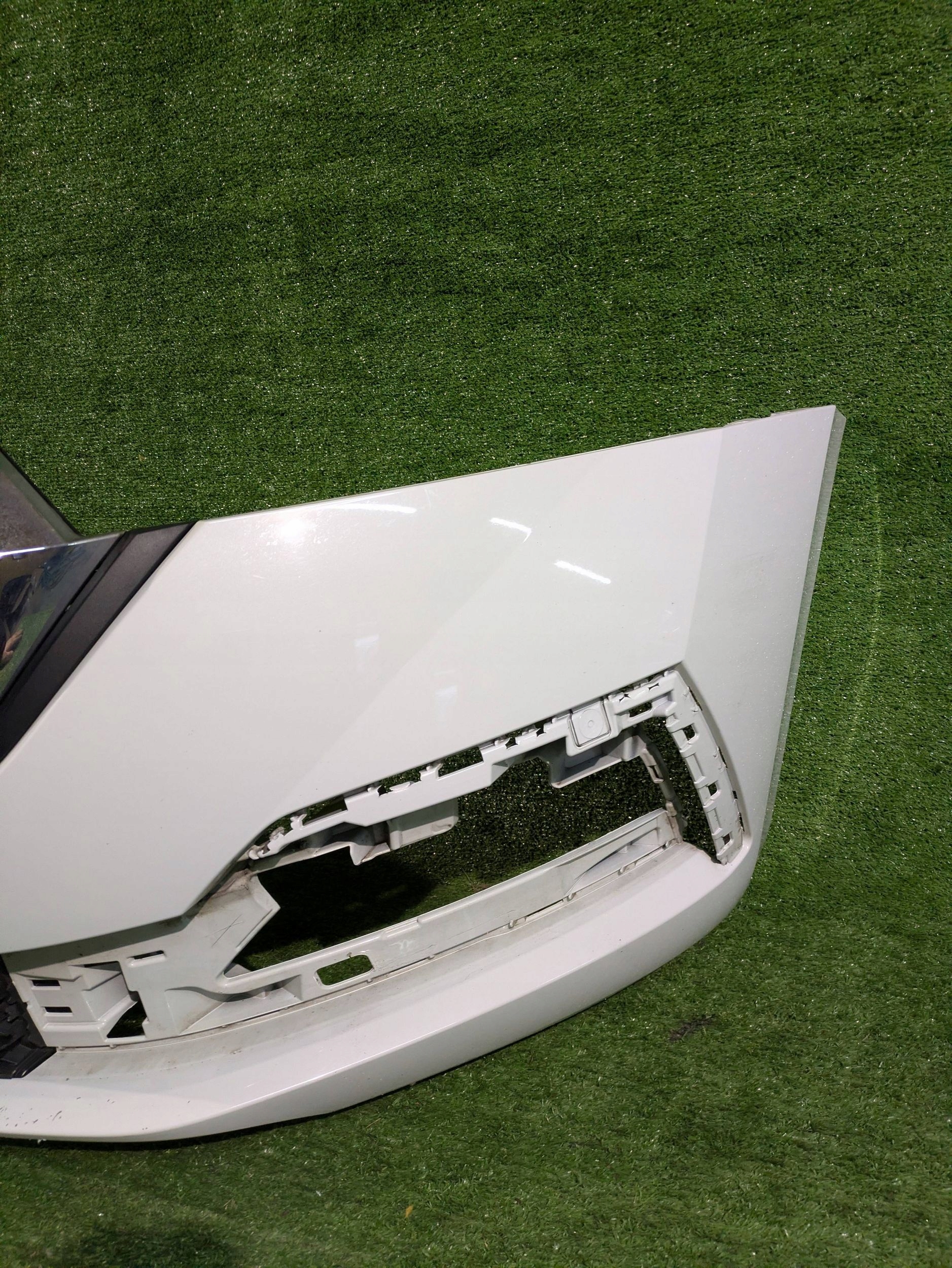nárazník přední předek SKODA OCTAVIA IV 20- NR.7927