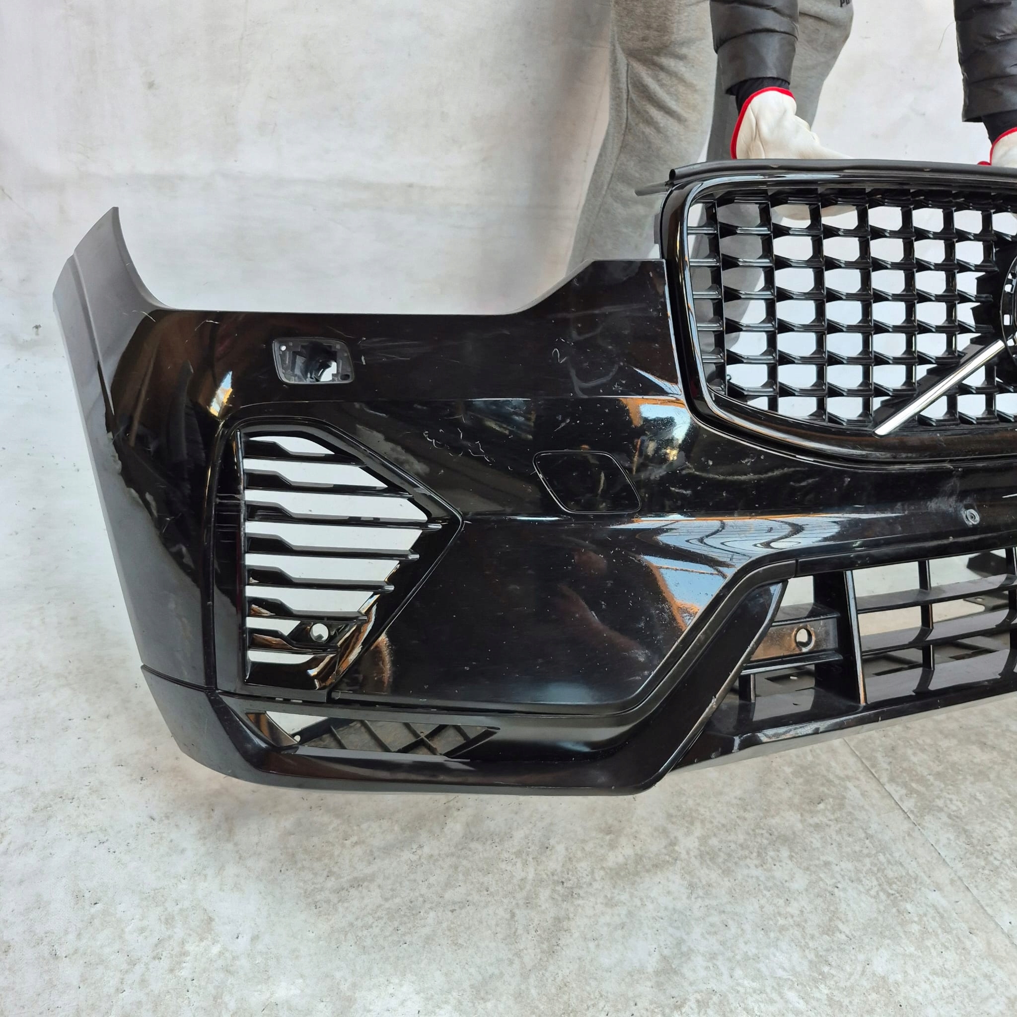VOLVO XC60 II LIFT R-design 21- bumper front front SPR 4XPDC 32234958