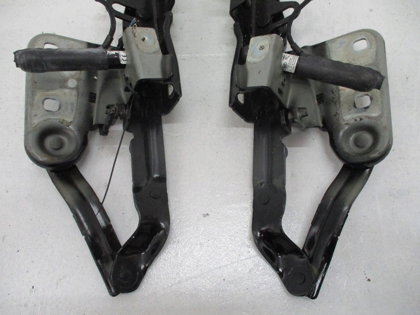hinge bonnets RANGE ROVER EVOQUE K8D2-16800-A PIROT
