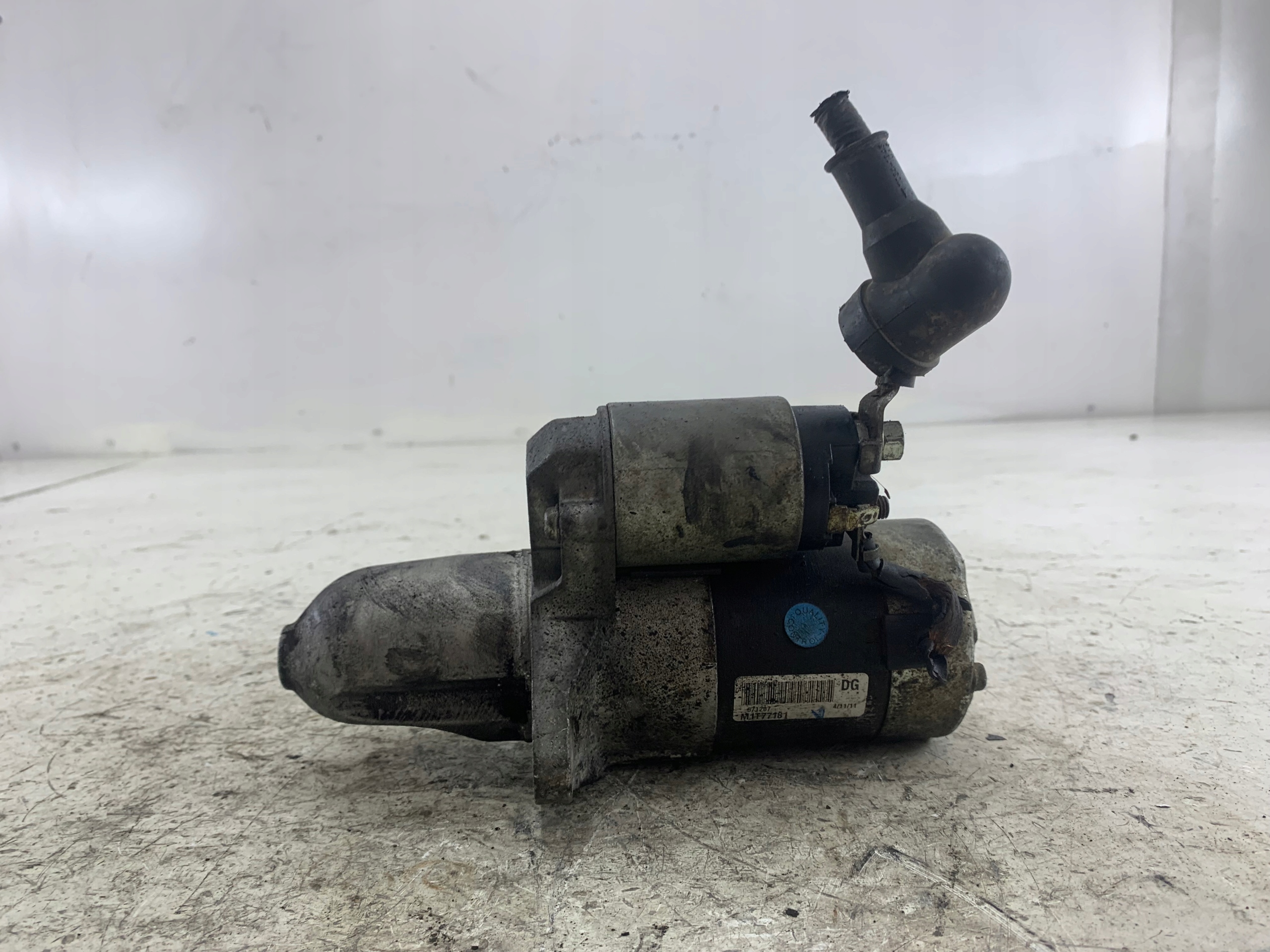 SUBARU LEGACY II 2.0 starter M1T77181