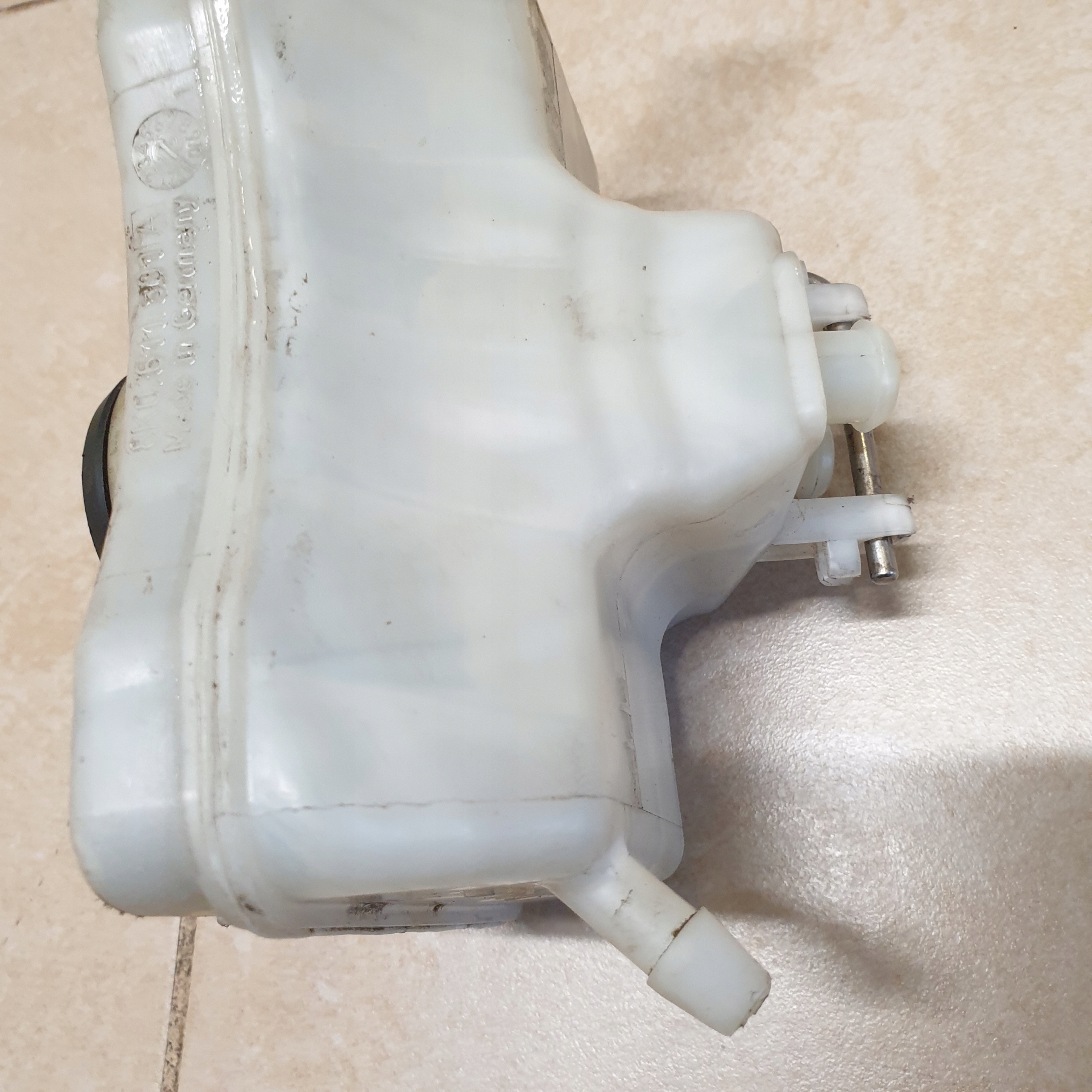 Behälter des Gasses Brems- AUDI A4 B8 A5 Q5 8R
