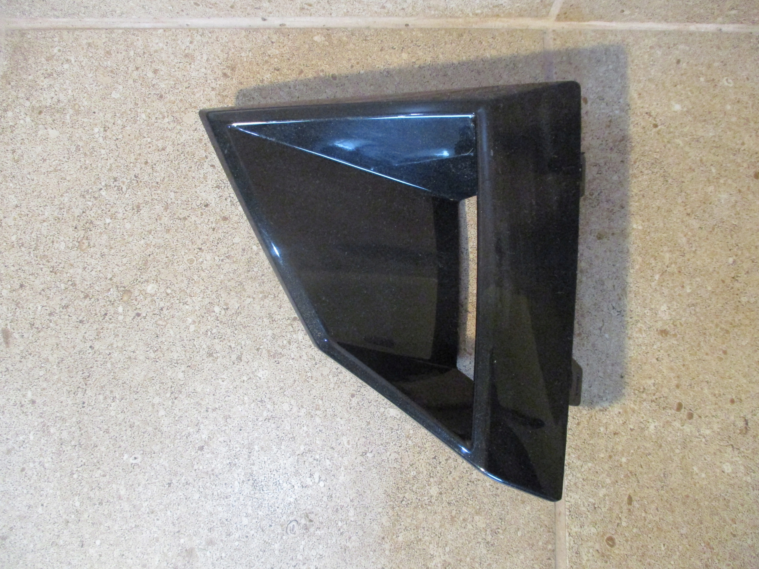 grid left of a bumper SKODA KAROQ 57A