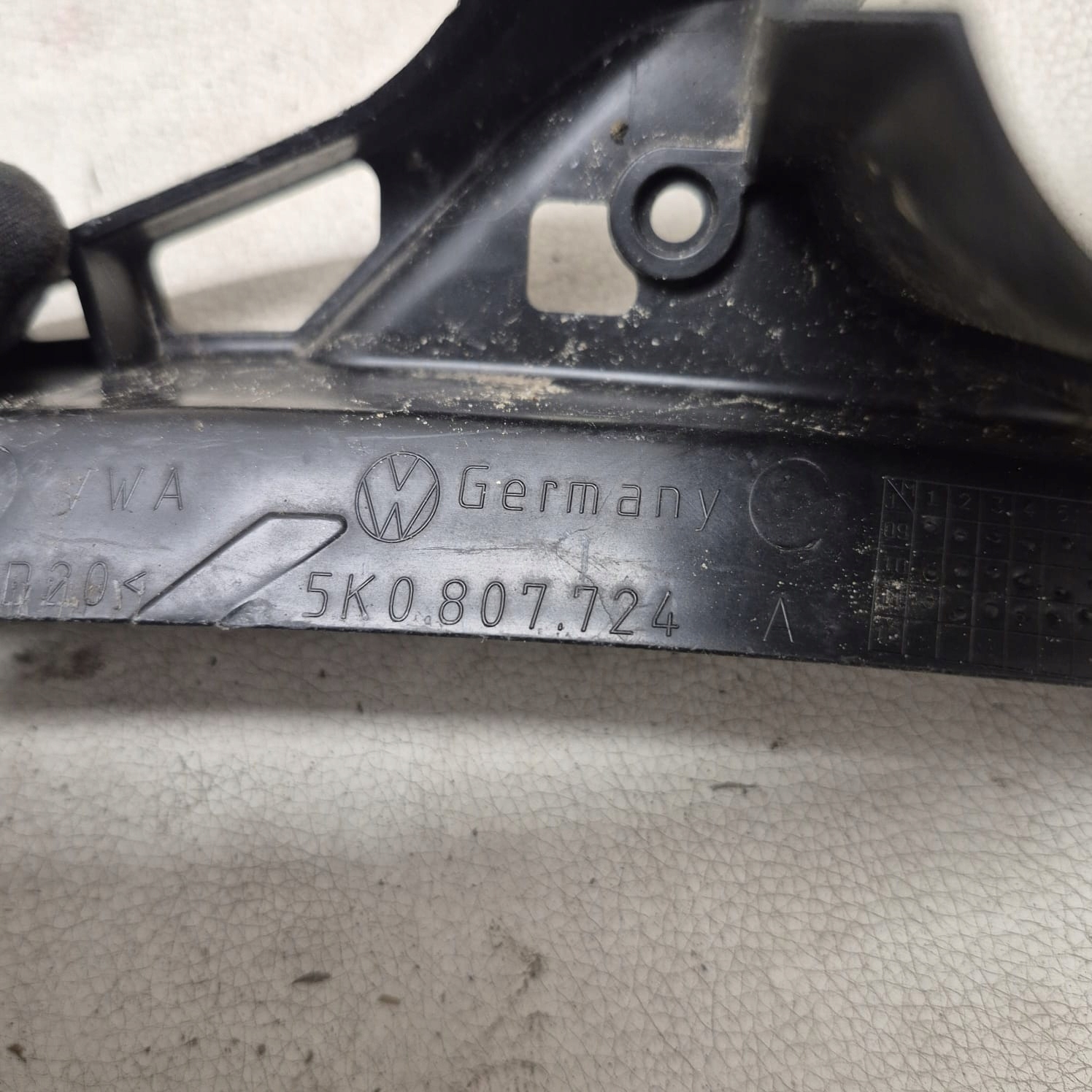 VW GOLF VI 6 08-12 holder support right front front