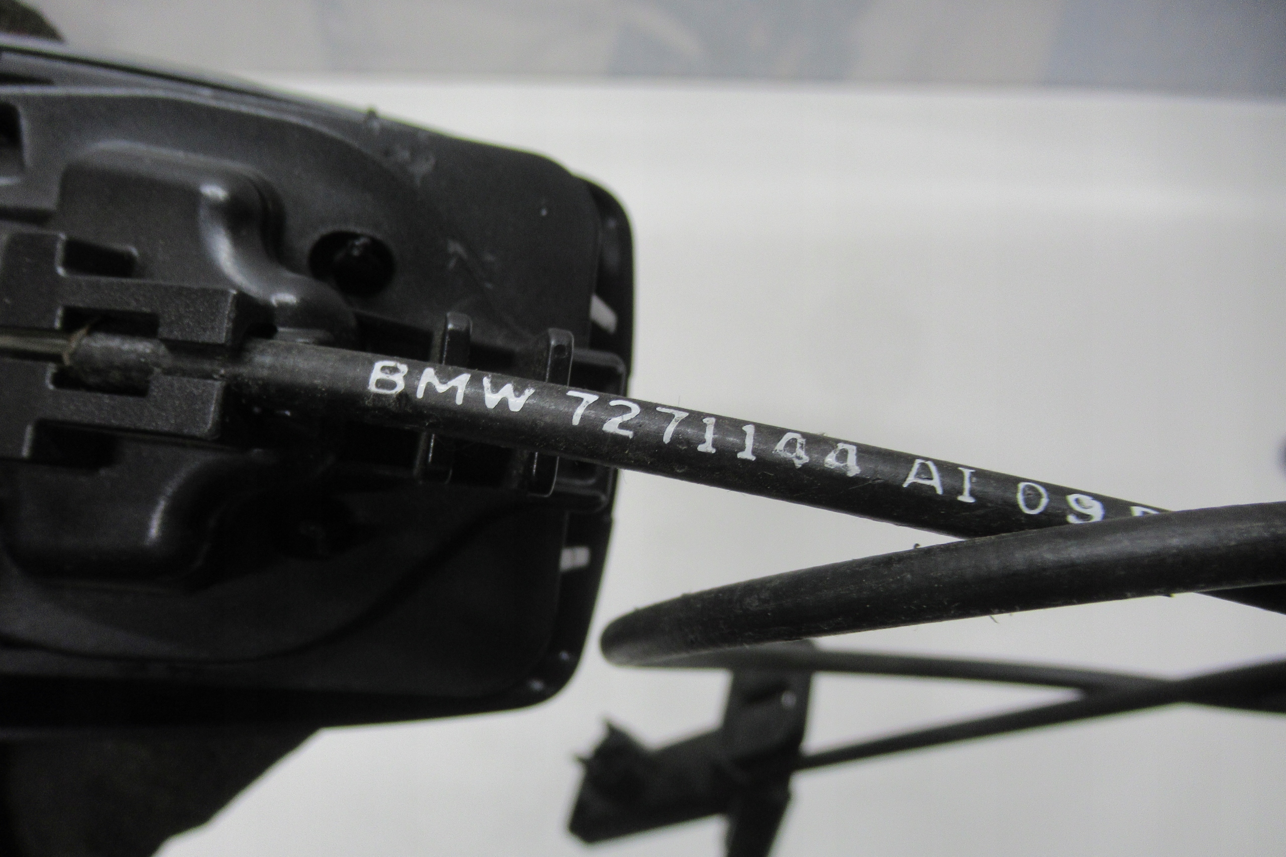 BMW F10 páčka otevírání kufru 7271144