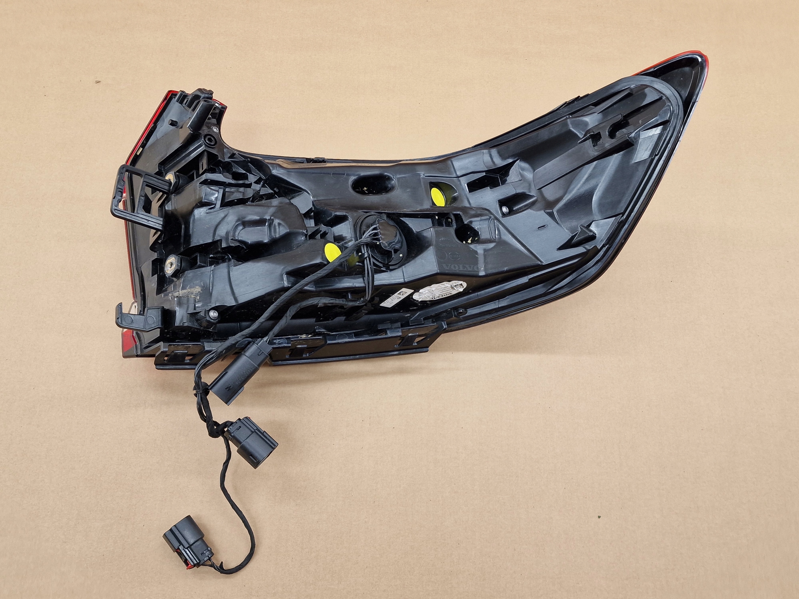 left light rear part VOLVO C40 colour 725
