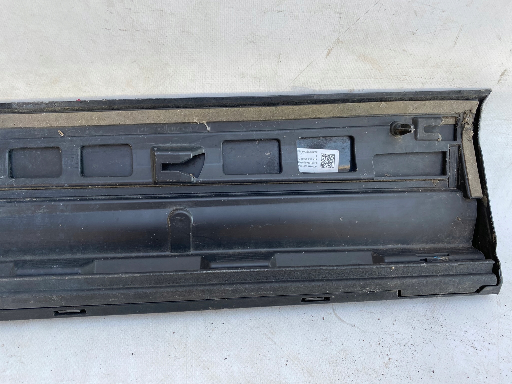 AUDI Q2 81A moulding door right front 81A853960B