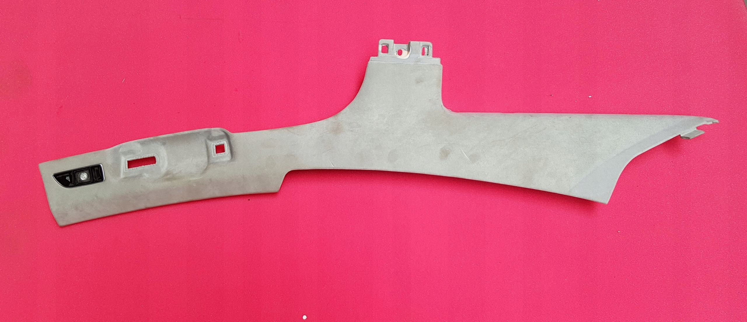 4H0868290A - AUDI A8 D4 4H накладка потолка правая ALCANTARA