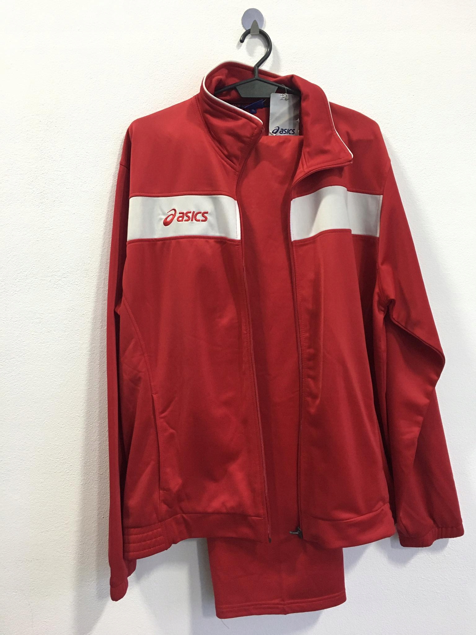 Asics, czerwony dres, r XL