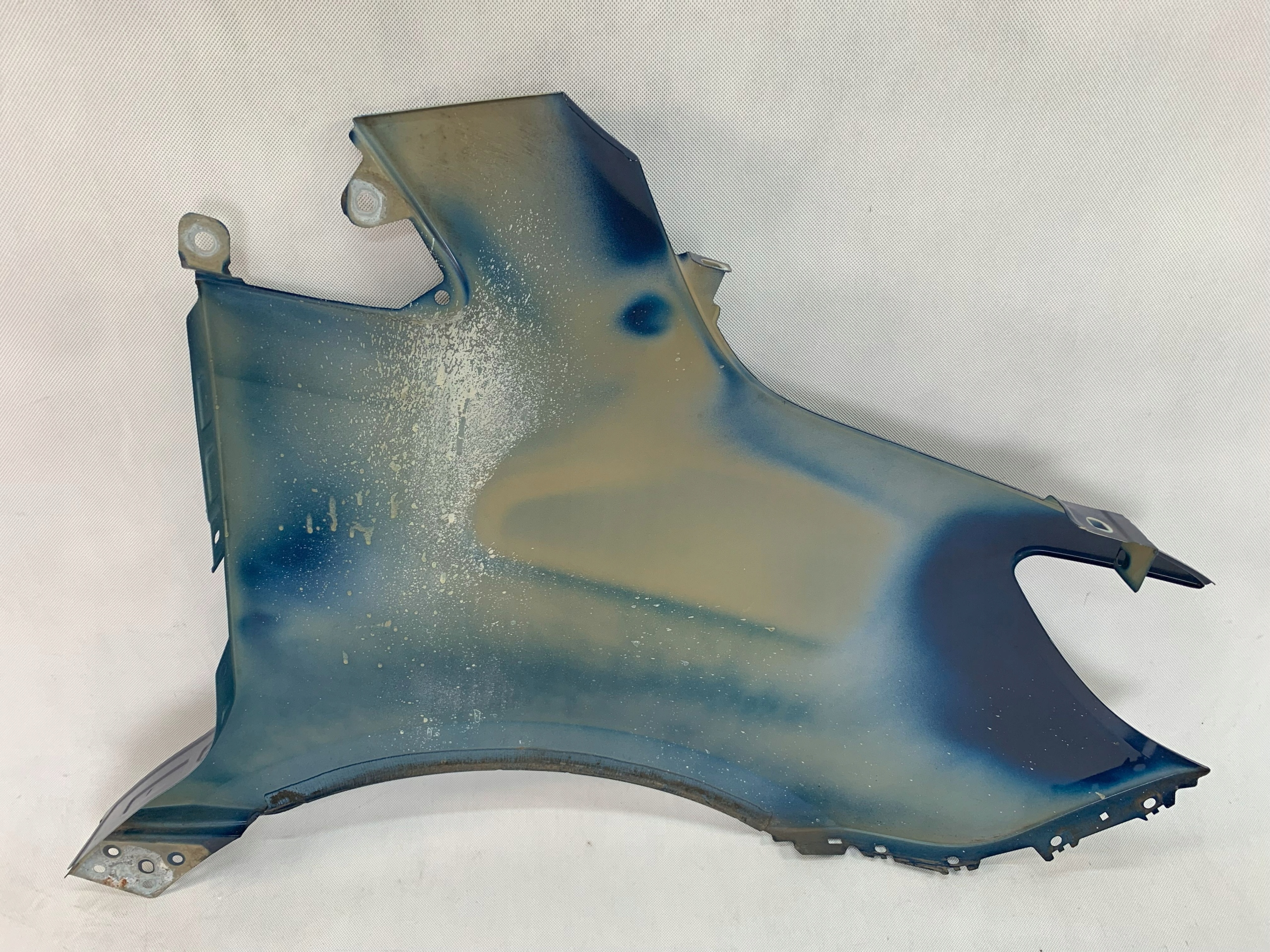 fender left Mercedes W907 18r 2018 09.25