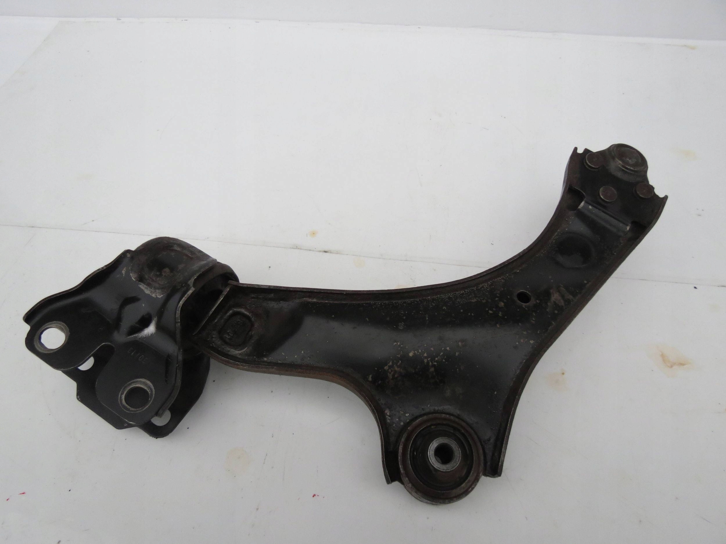 arm front lower VOLVO V60 and S60 II 6G9N3A052 (2013-2018)R.