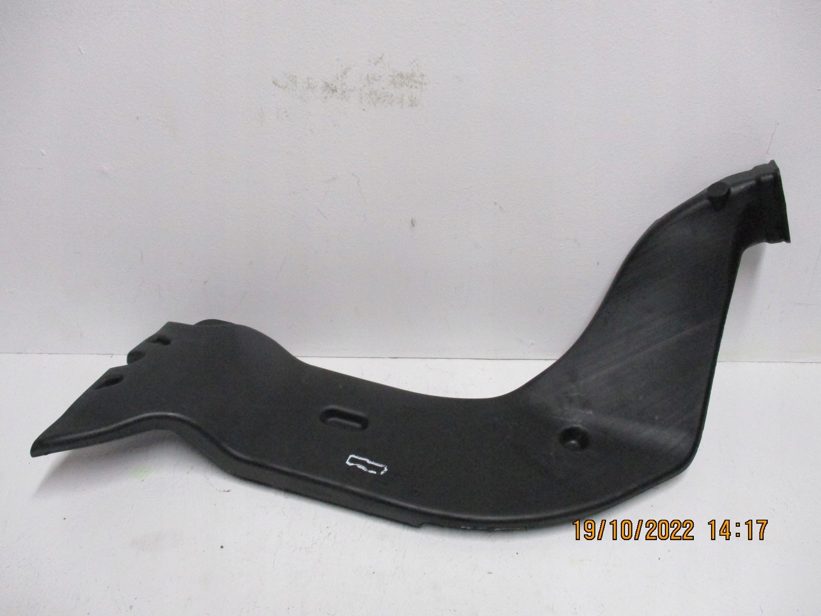 intake air grid VW GOLF 5G0 5Q0819806E