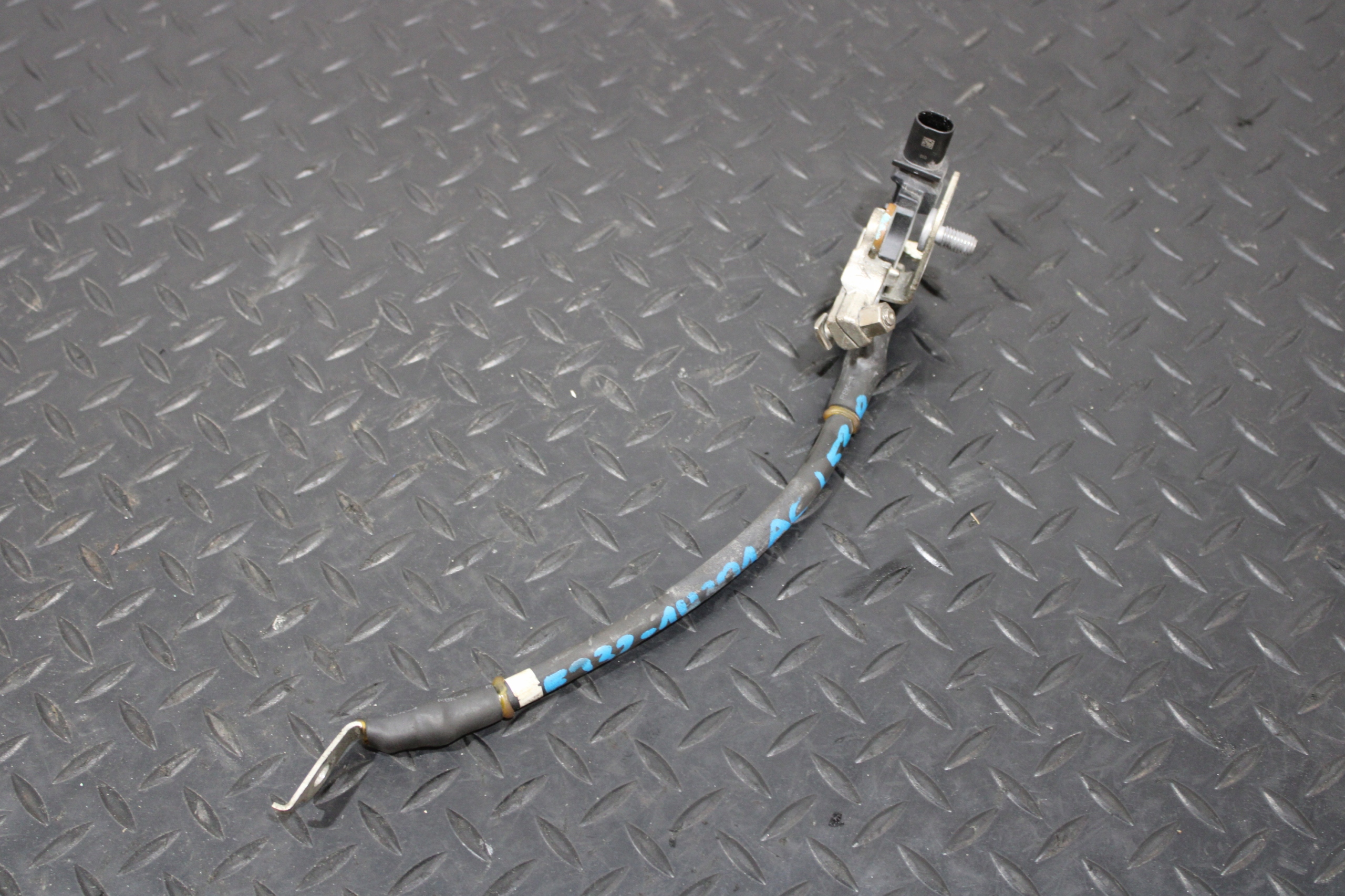 Klemme AKUMULATORA LAND ROVER EVOQUE L538 EJ32-14301-AC