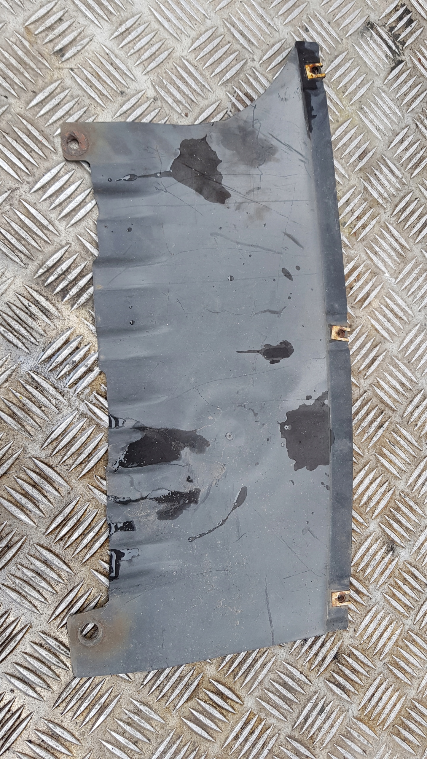 cover below rear bumper BMW 1 E87 E81