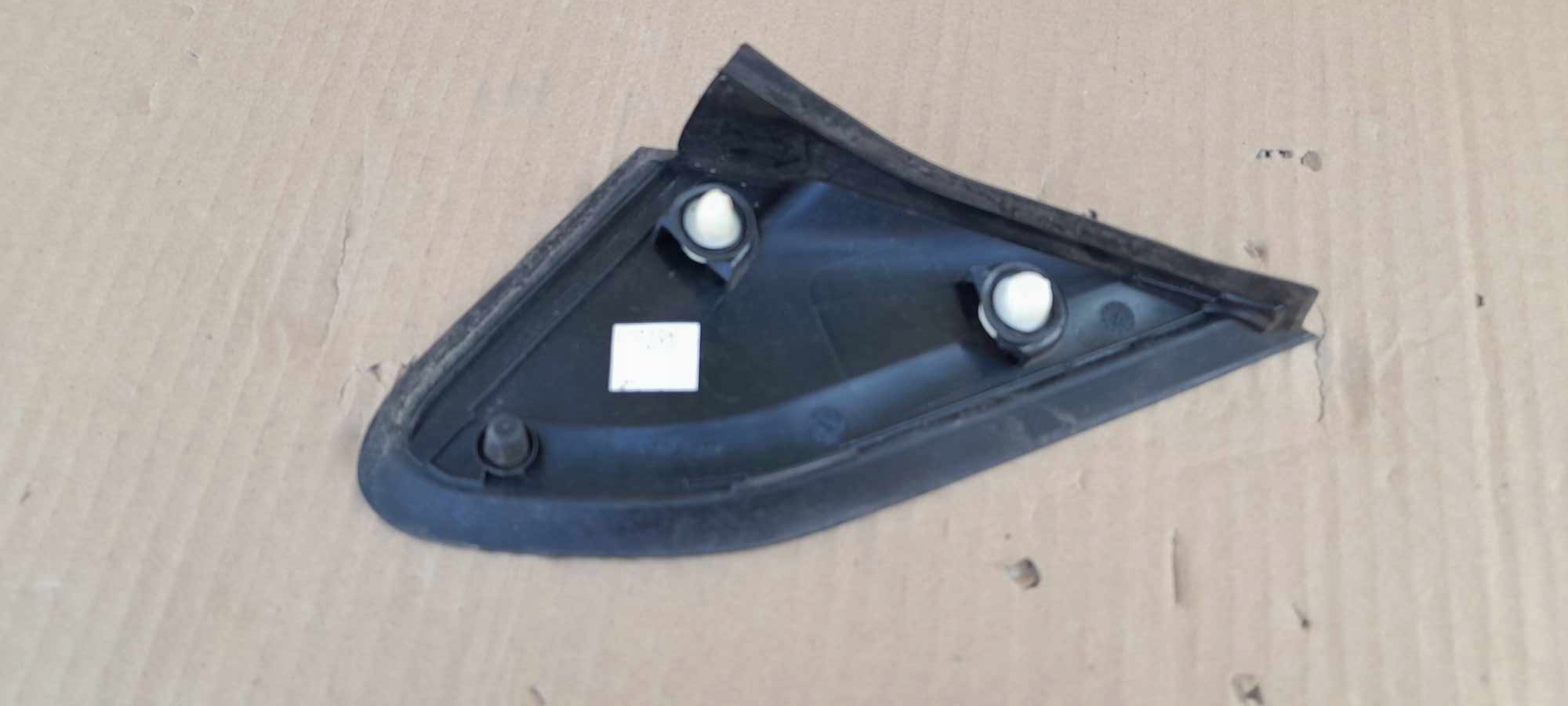 TROJKAT parafango Copri PEUGEOT 2008 9678382180